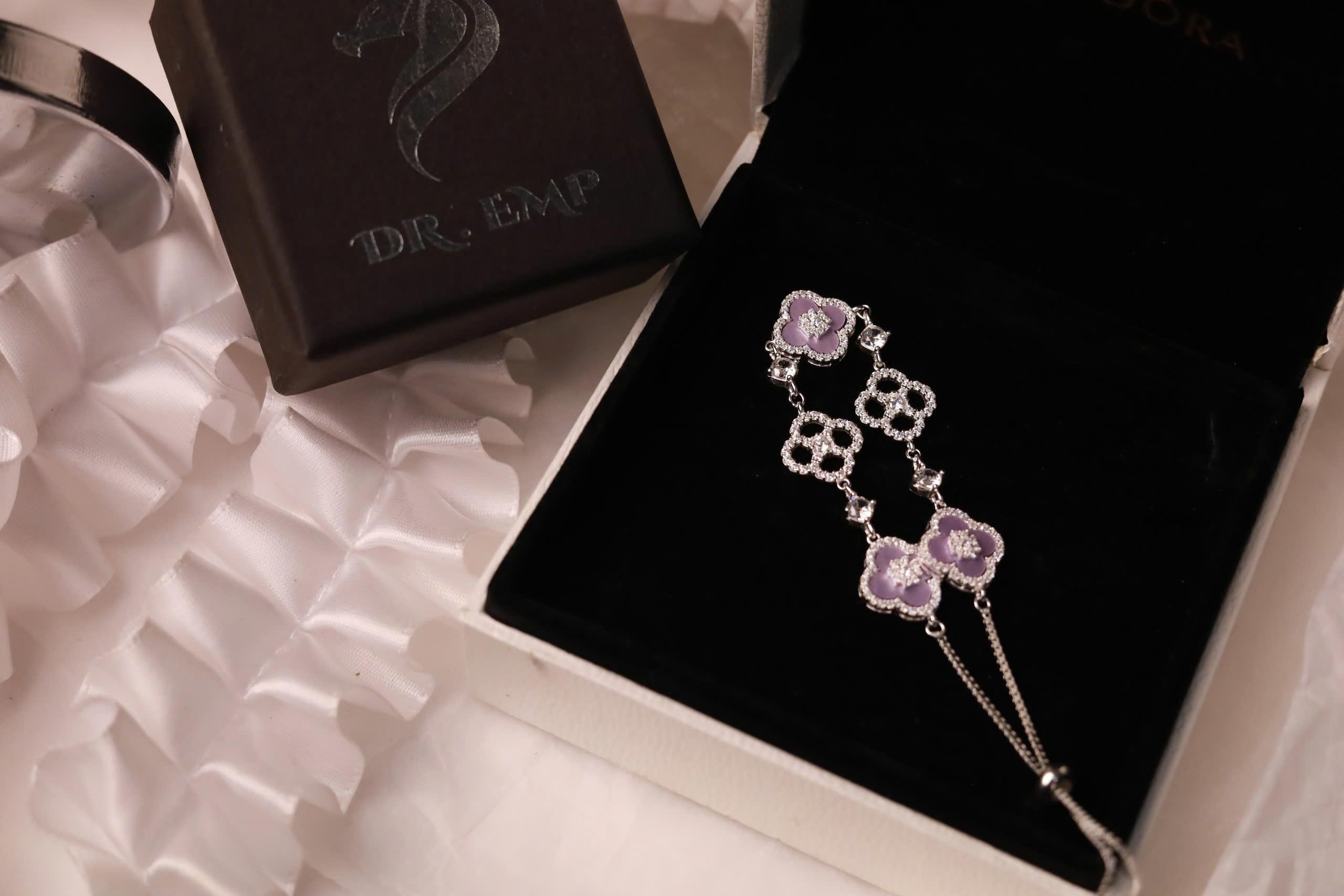 Vòng tay bạc cỏ 4 lá dây rút xi bạch kim xà cừ tím