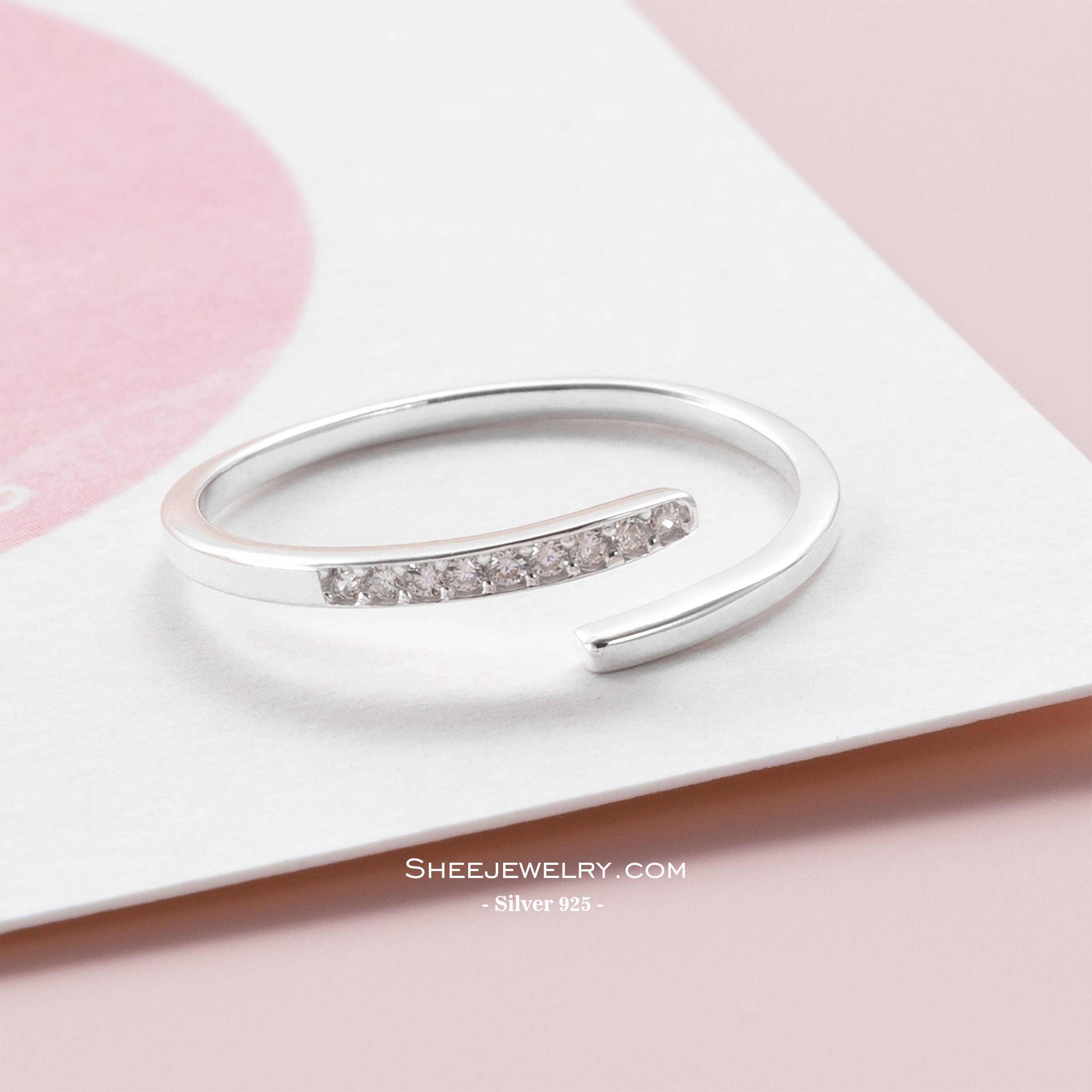 Nhẫn cong đá Shee