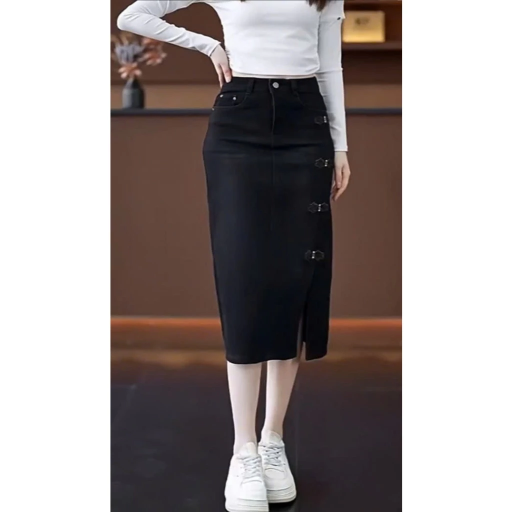 Chân váy dài thiết kế xẻ tà phong cách cá tính đen