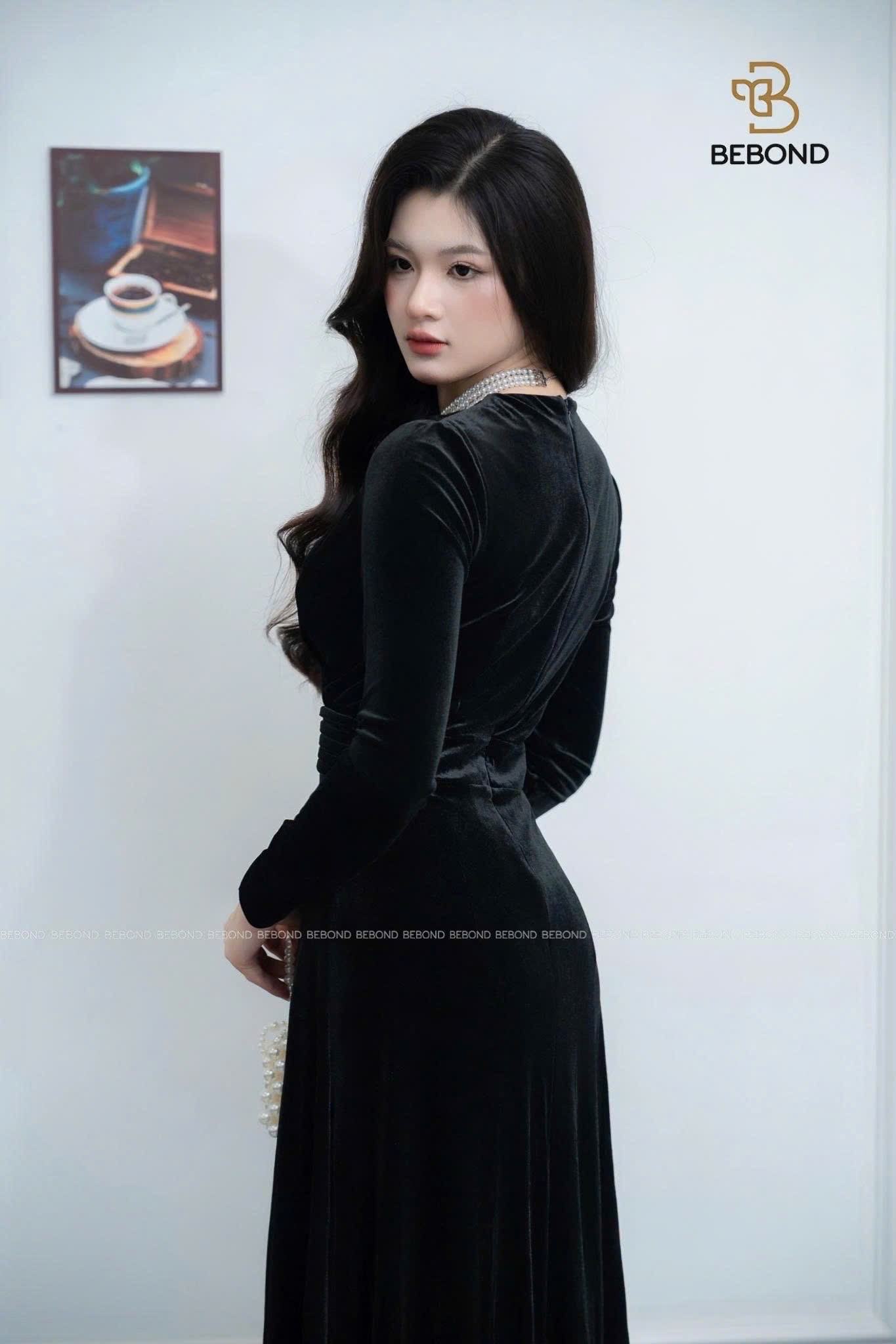 Đầm nhung ALEXA dáng dài cổ V màu ĐEN_thumbnail_2