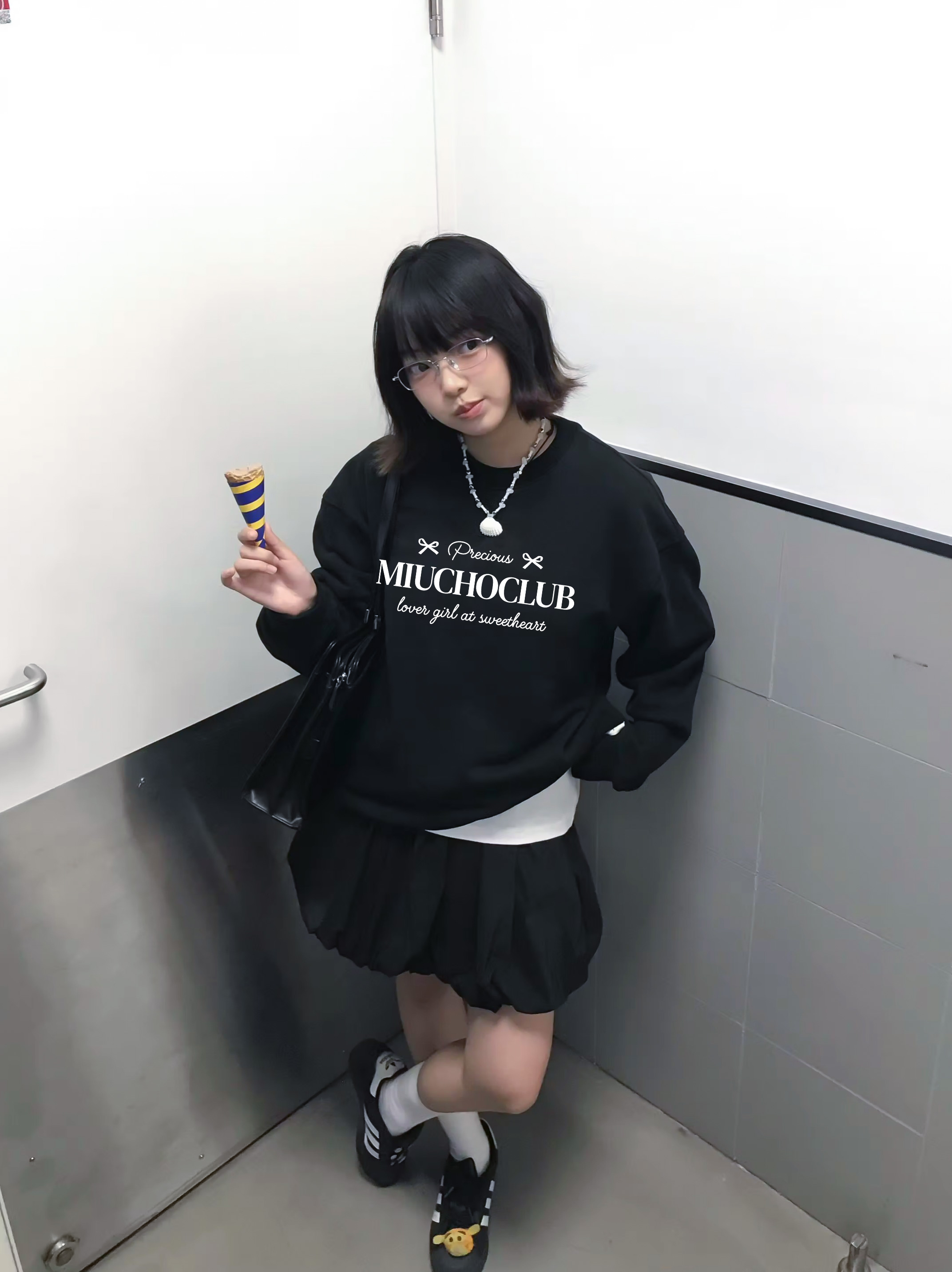 Áo sweater nữ form boxy 1924 Miucho cổ tròn vải nỉ bông 350 GSM dày dặn in basic_thumbnail_4