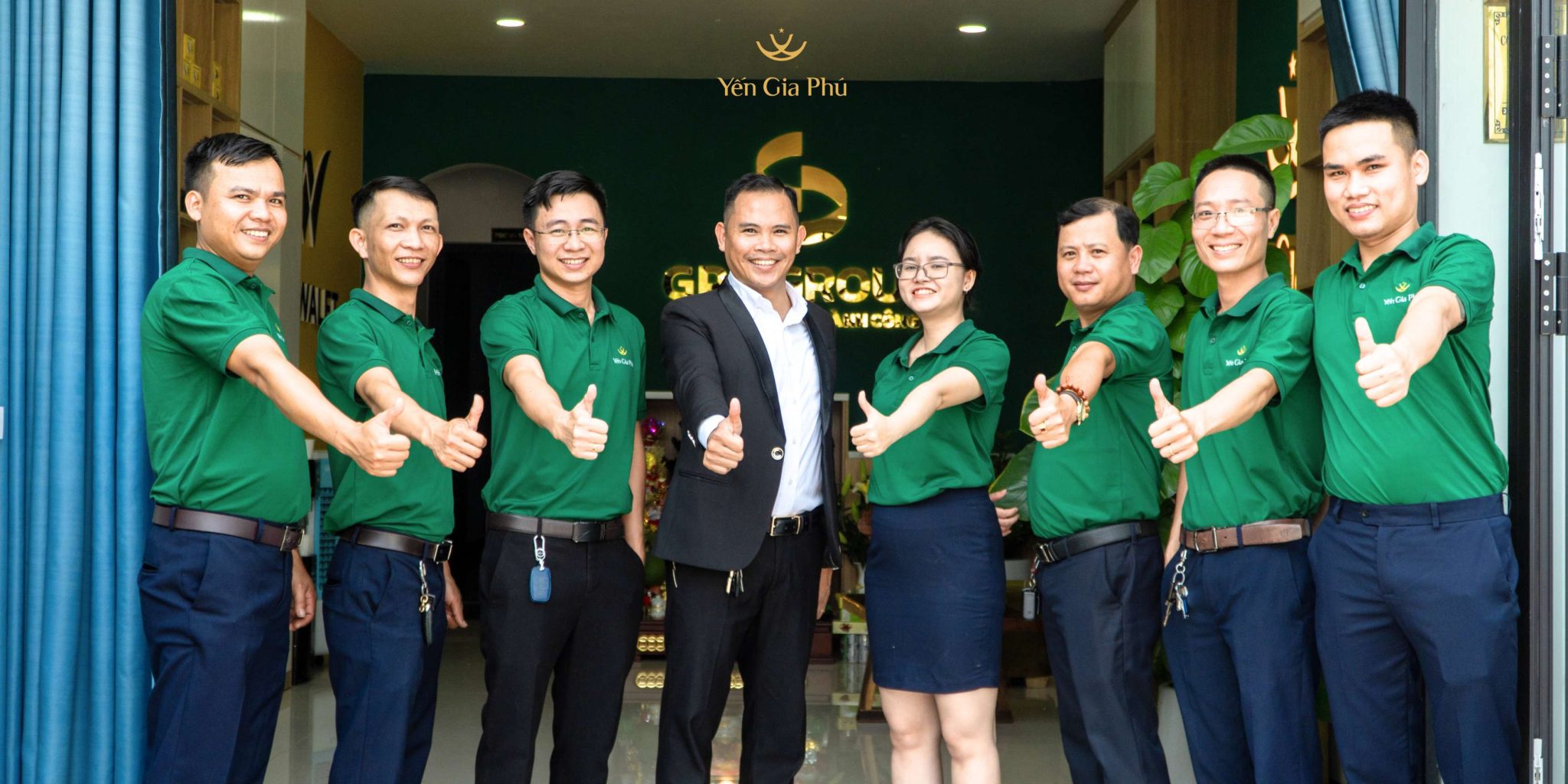 yen-gia-phu-team-4-2048x1024