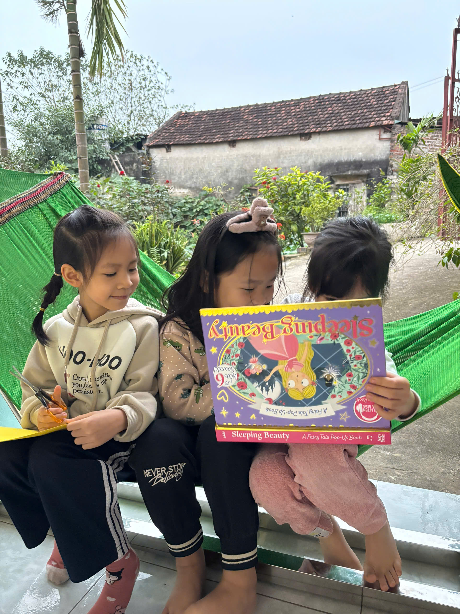 FAIRYTALES POP-UP SOUND BOOK: SLEEPING BEAUTY (North Parade)_thumbnail_21