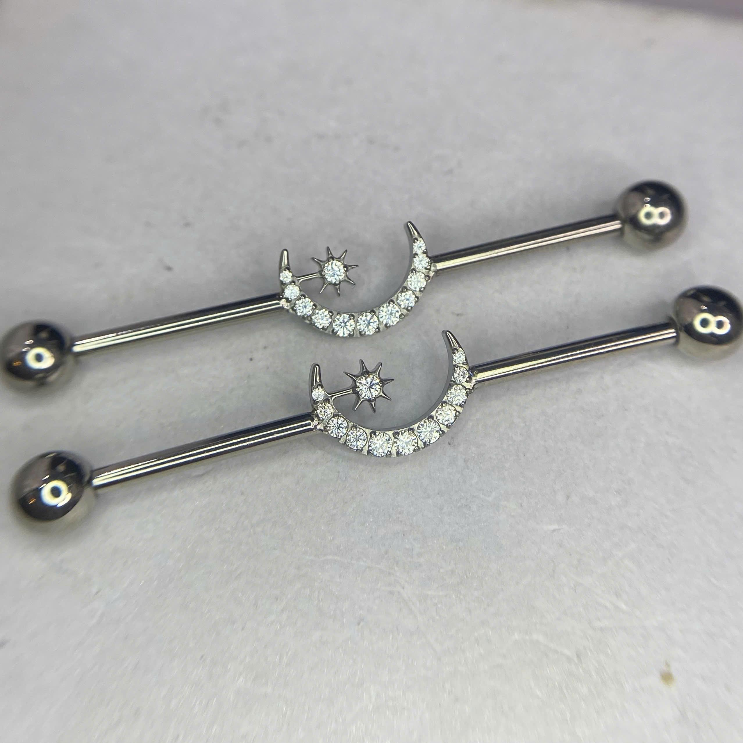 indus titan mặt trăng size 36