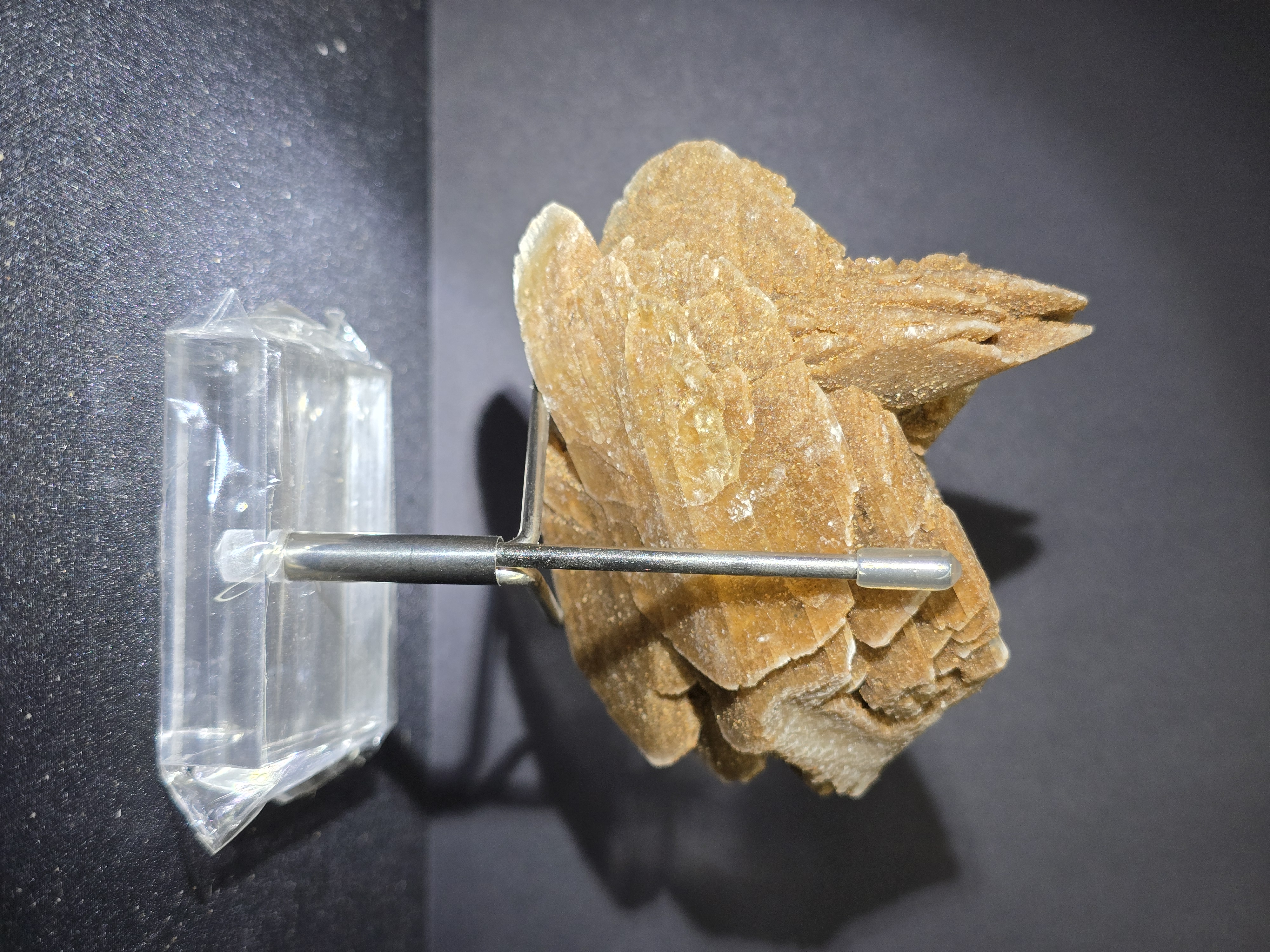 Tinh Thể Hoa Hồng Sa Mạc Desert Rose (có phản ứng UV) - Nội Mông_thumbnail_4