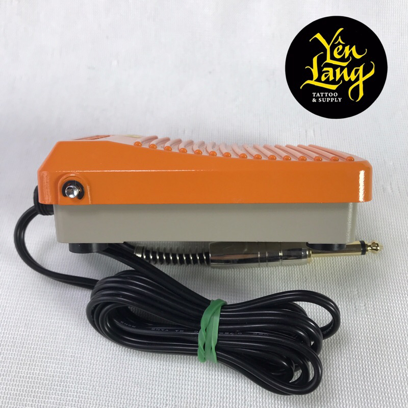 Bàn đạp Nux vàng.