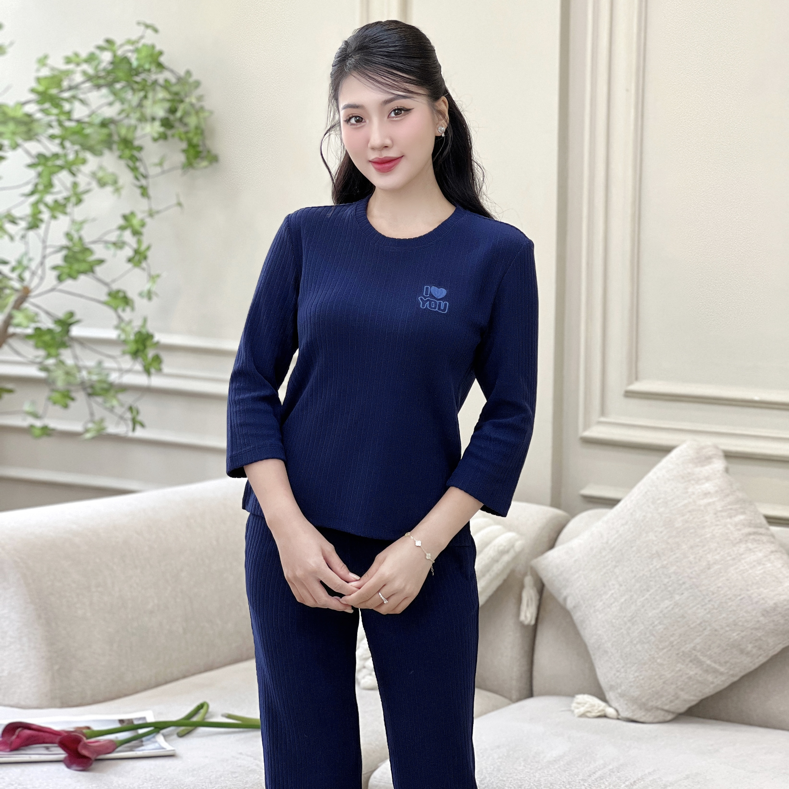 SET THU ĐÔNG NỮ LEN TĂM DÁNG SUÔNG MÀU INDIGO - XANH ĐẬM CỔ TRÒN THÊU ẤM ÁP BỘ MẶC NHÀ CHẤT XỐP M...