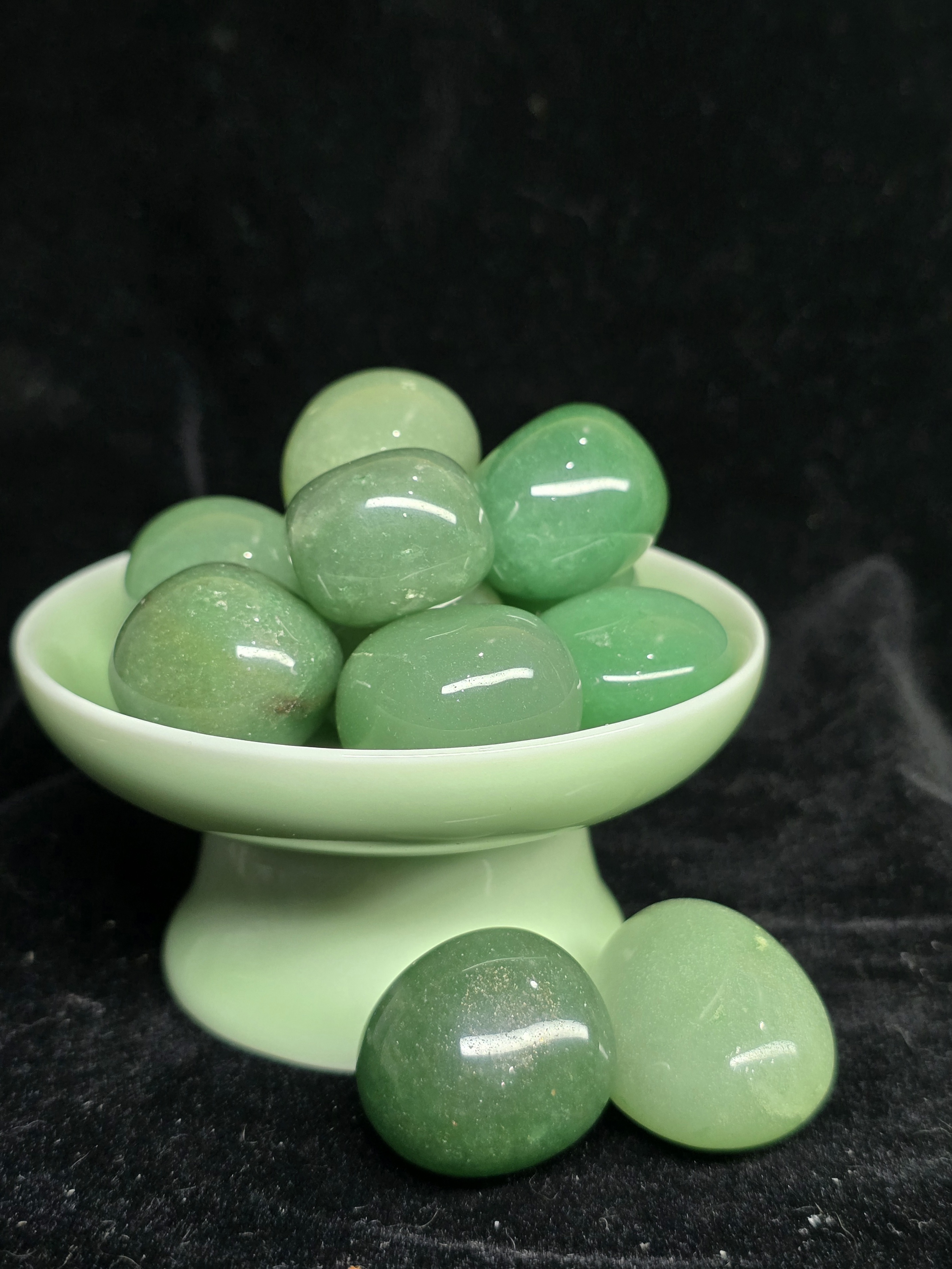 Đá cuội đã mài bóng / Tumbled Green Aventurine / Ngọc Đông Linh size 2 - 3 cm/viên