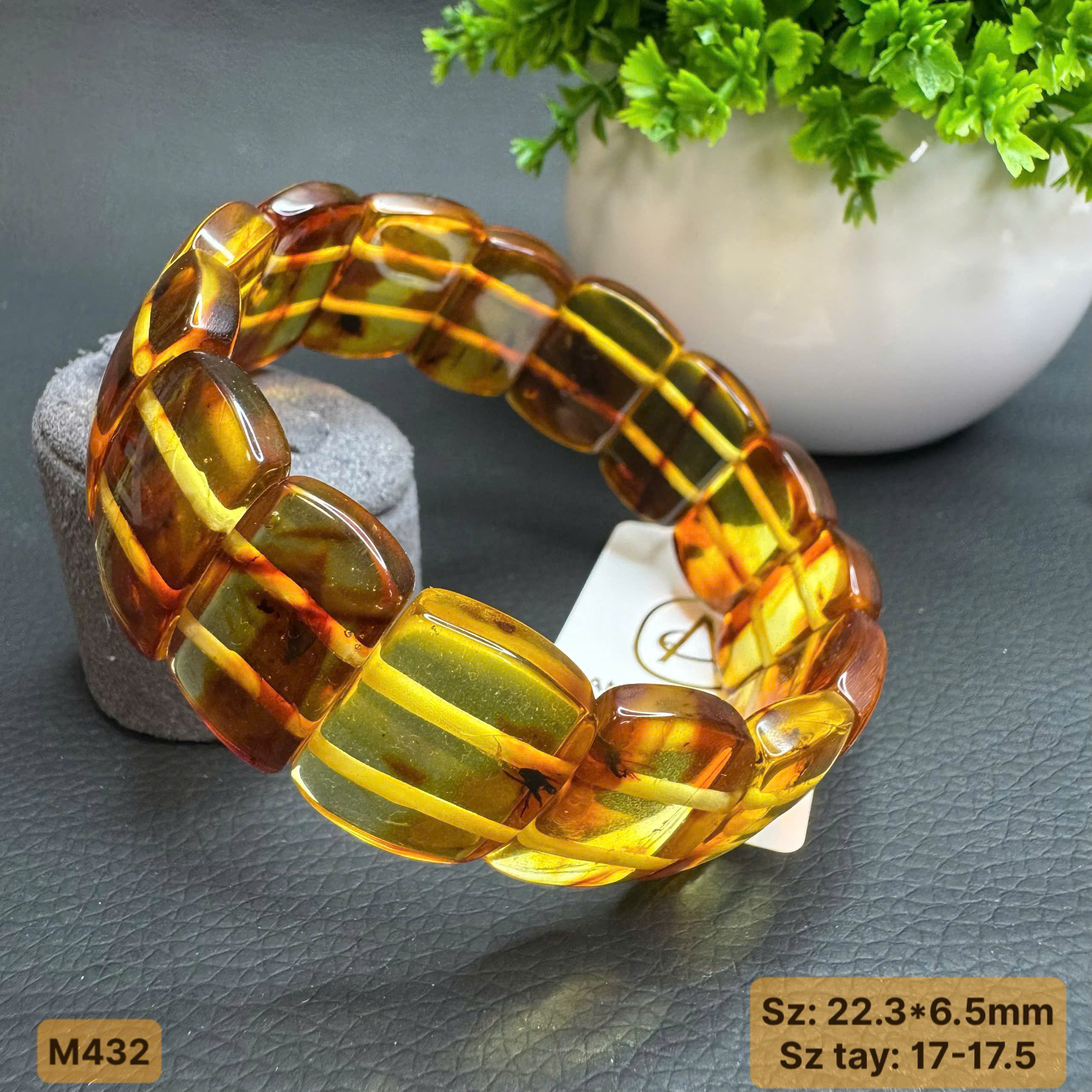 Lắc Bản Côn Trùng Ánh Huyết - M432