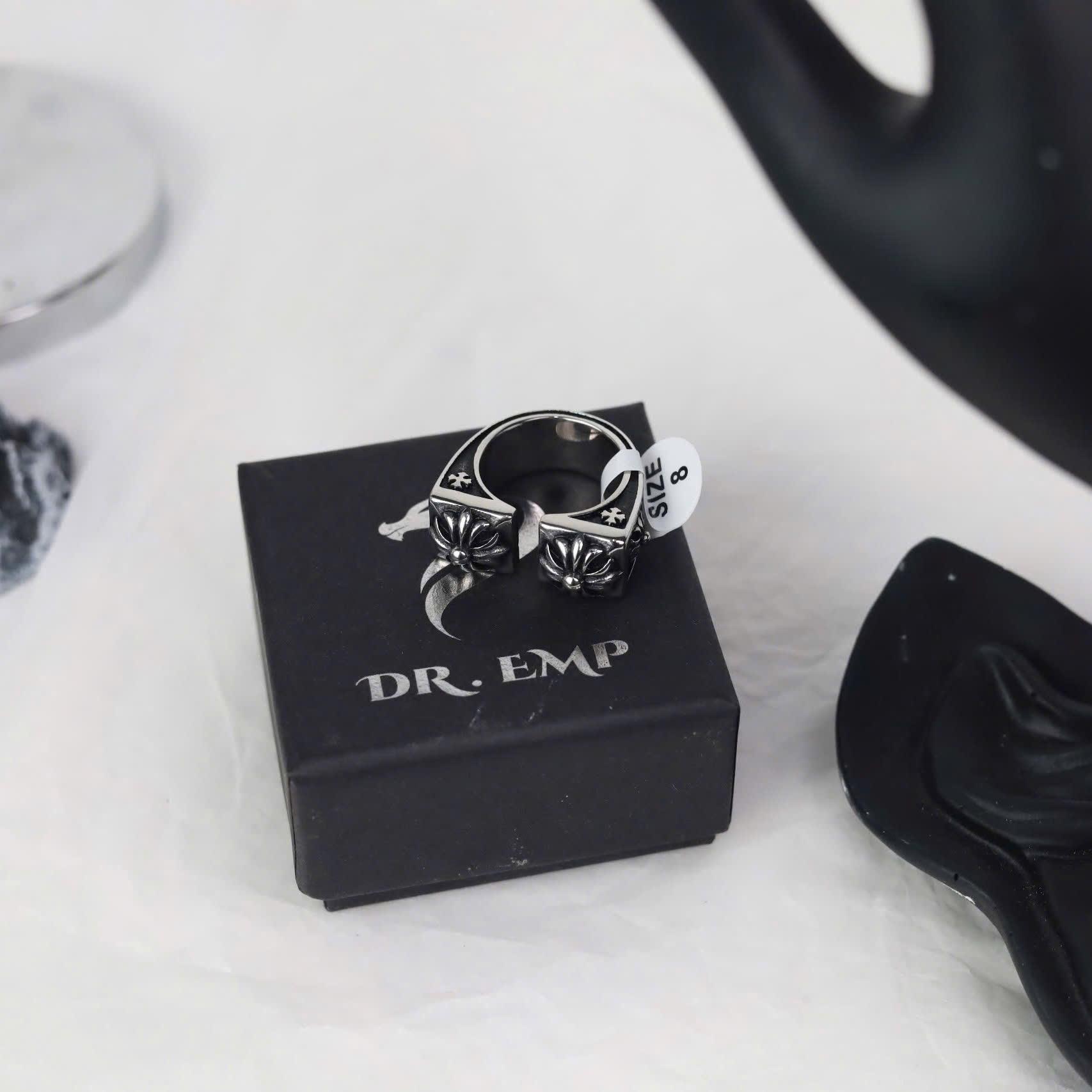 Nhẫn kiểu chrome heart hoạ tiết nổi_thumbnail_2