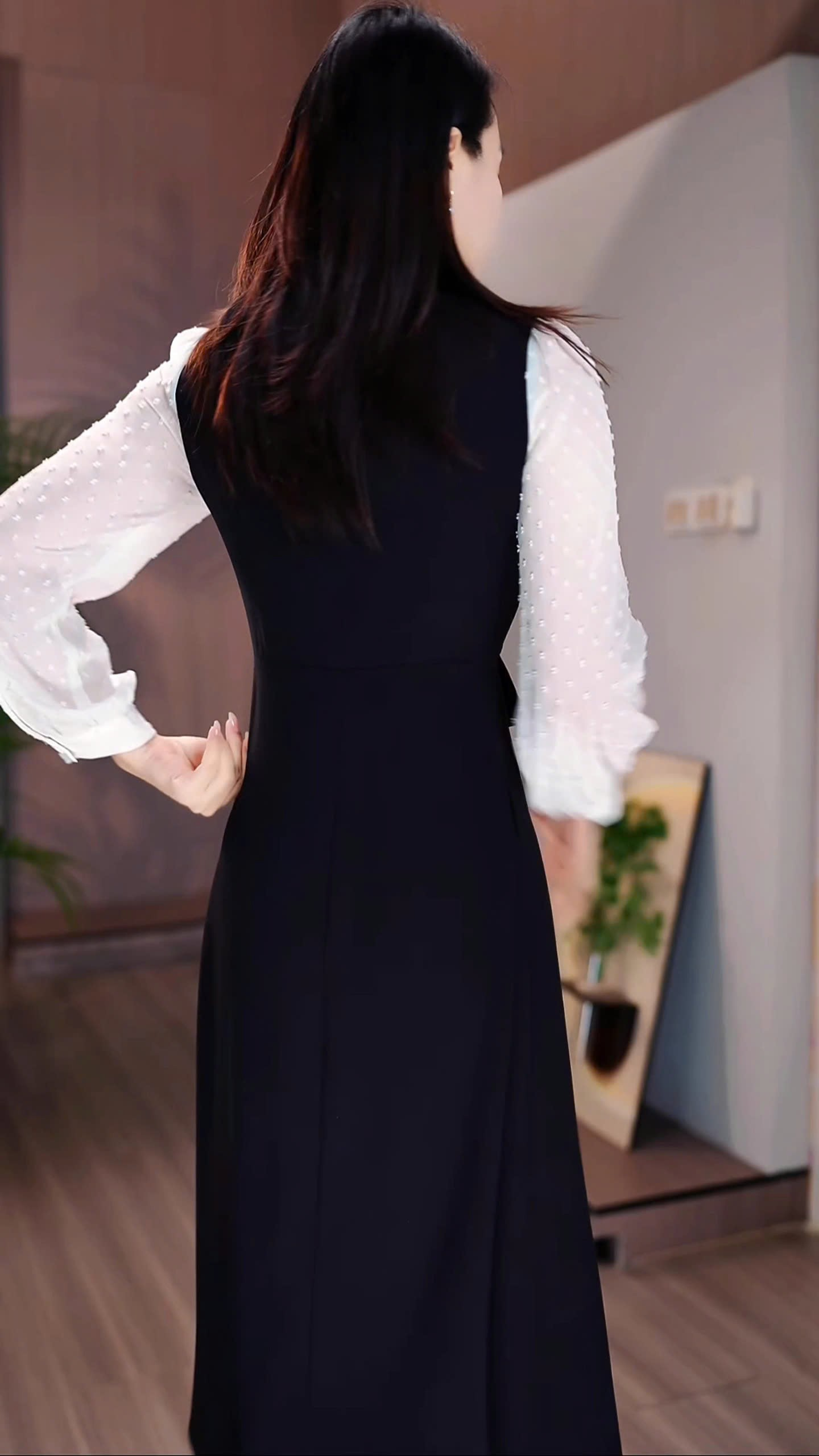 17974-Đầm xòe đen phối tay voan bi hạt trắng cách điệu ( lụa, voan bi)_thumbnail_2