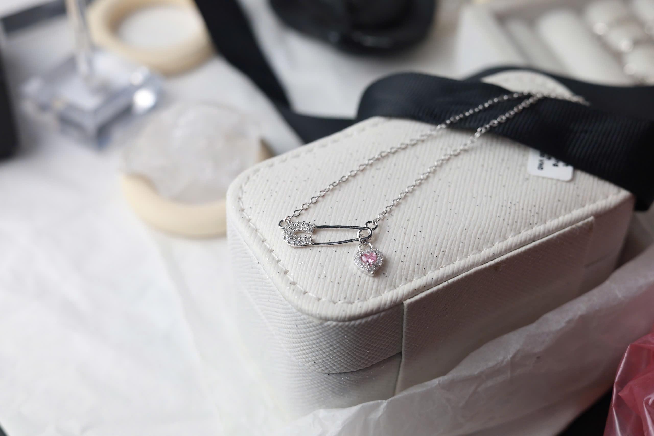 Vòng cổ heart safety tim hồng xi bạch kim_thumbnail_3