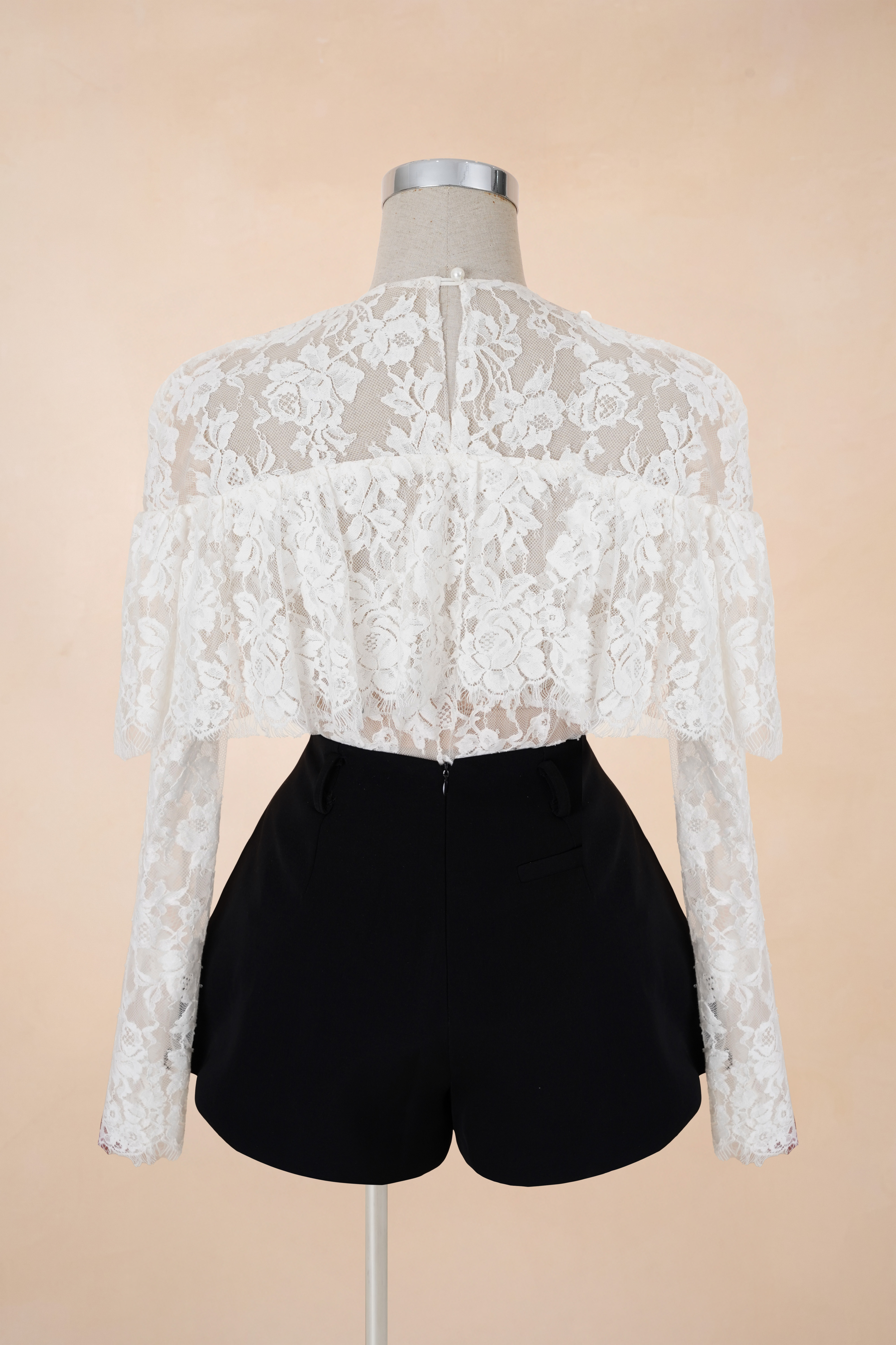 Áo Phối Ren Trùm Vai Tag Nơ