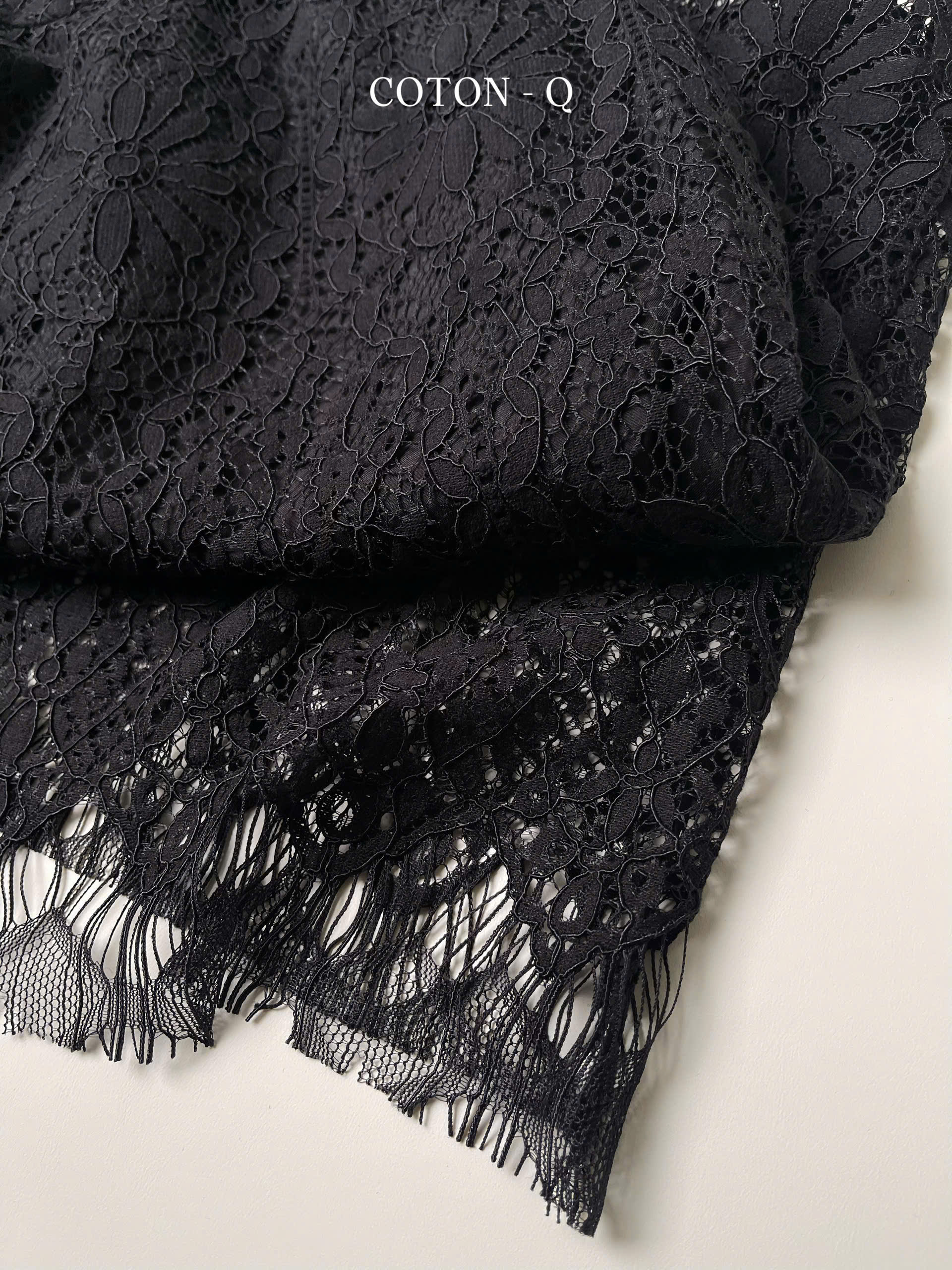 Chân váy phối ren đen_thumbnail_1