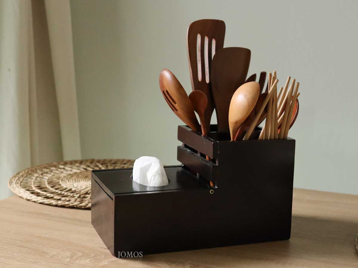 Khay bàn ăn khăn giấy muỗng đũa gỗ xà cừ J000381