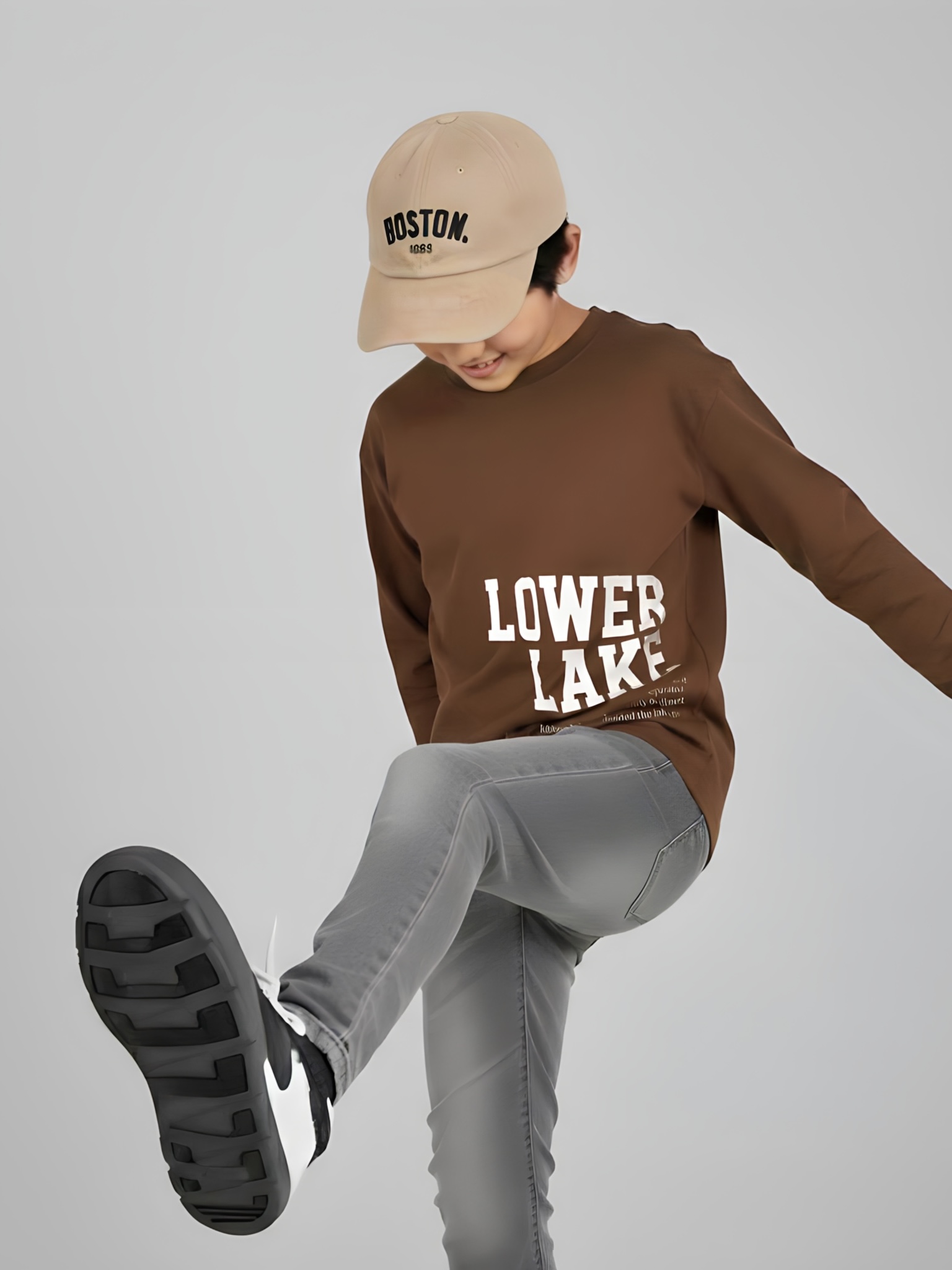 Áo phông dài tay màu socola in chữ - Blue Seven