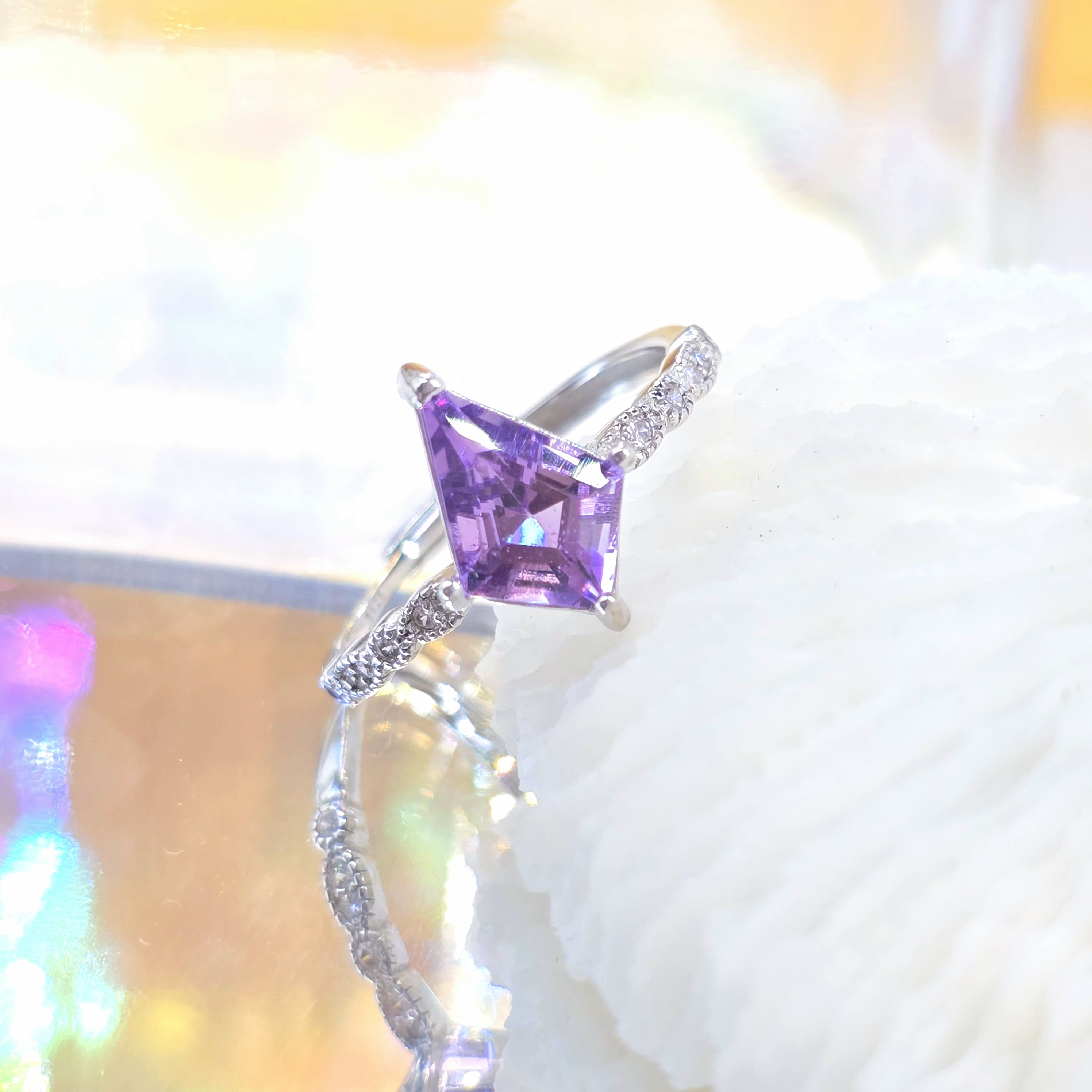 Nebula Crown Amethyst - Nhẫn Freesize Khung Bạc S925 Mặt Thạch Anh Tím Amethyst Facet