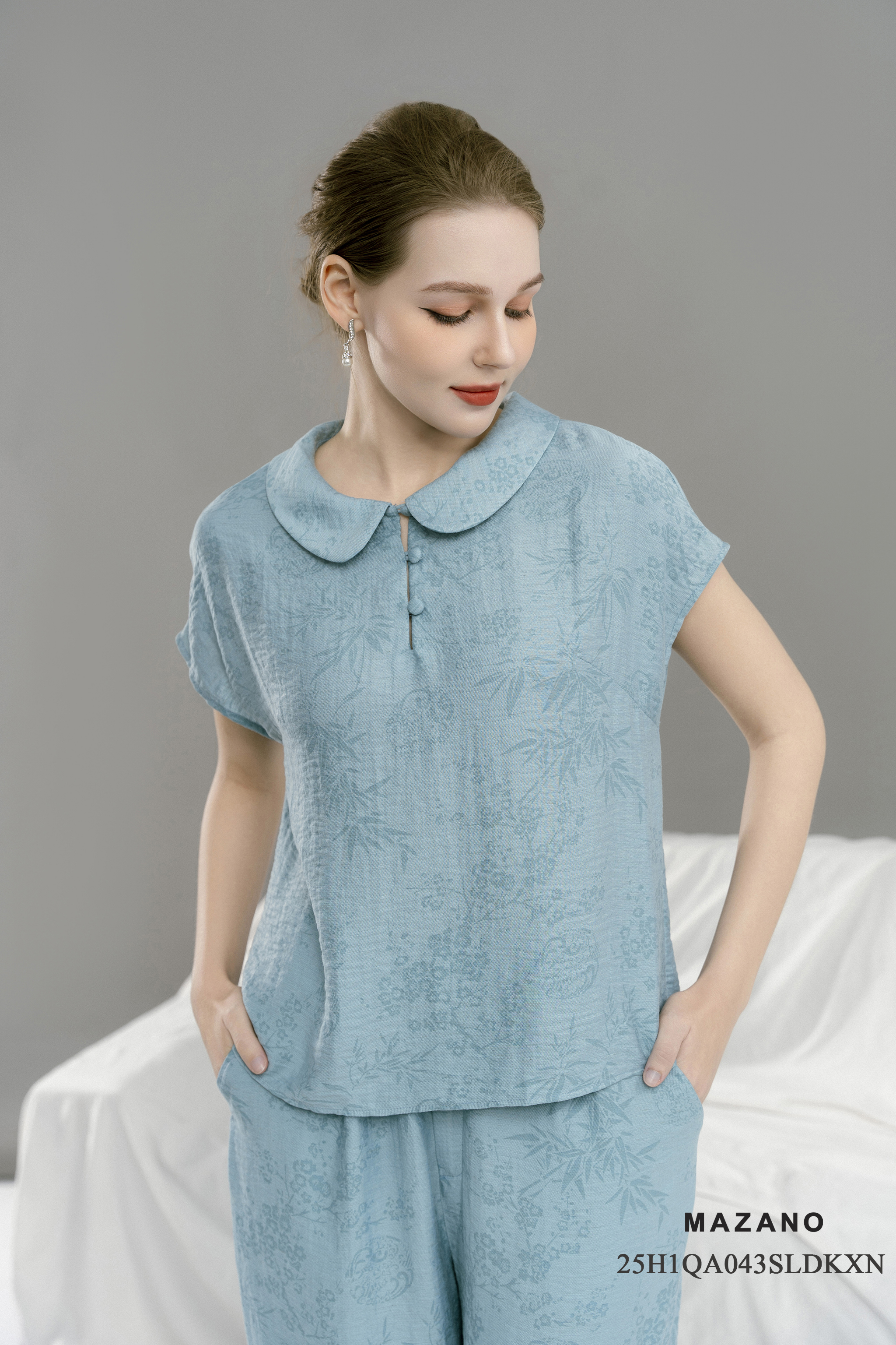 Bộ Quần và Áo suông Vải linen lụa Họa tiết Hoa chìm Xanh ngọc  Cổ có lá Tay ngăn Dài quần tới mắt cá chân_thumbnail_3