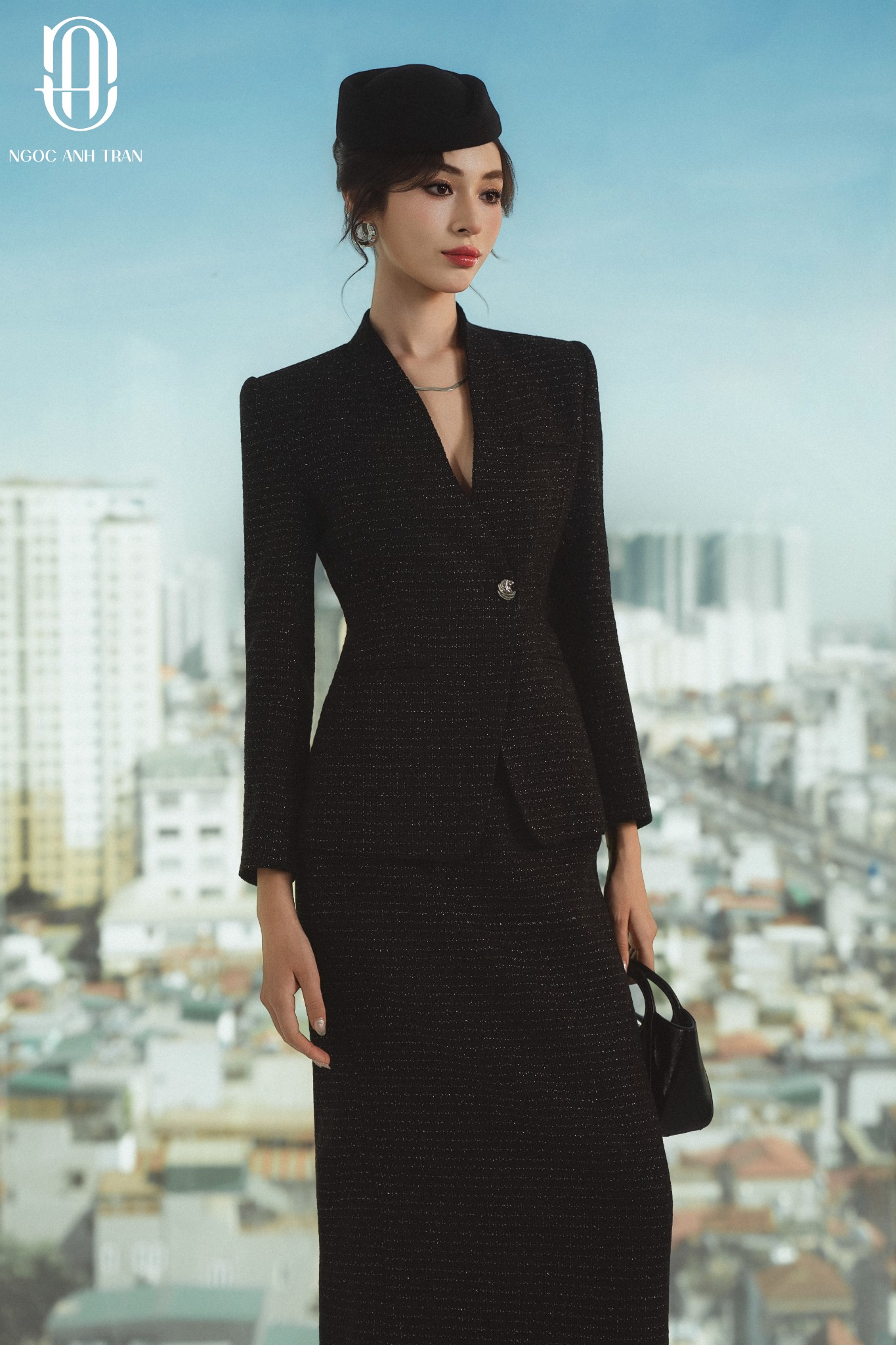 V059 - Áo dạ chiết eo dài tay màu đen