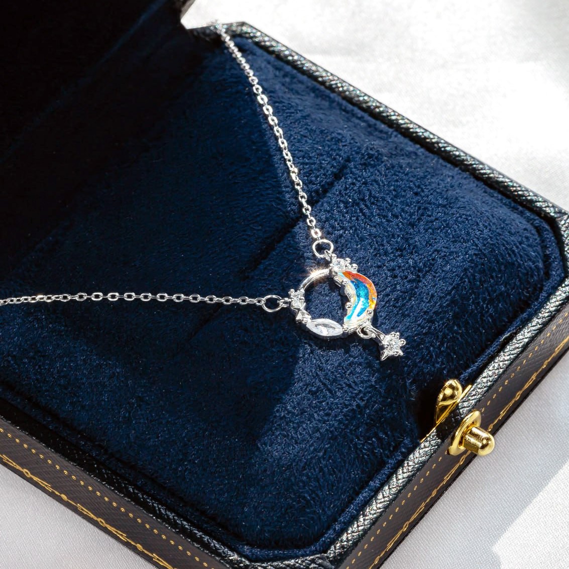 D210 - Dây chuyền trăng sao đá moonstone