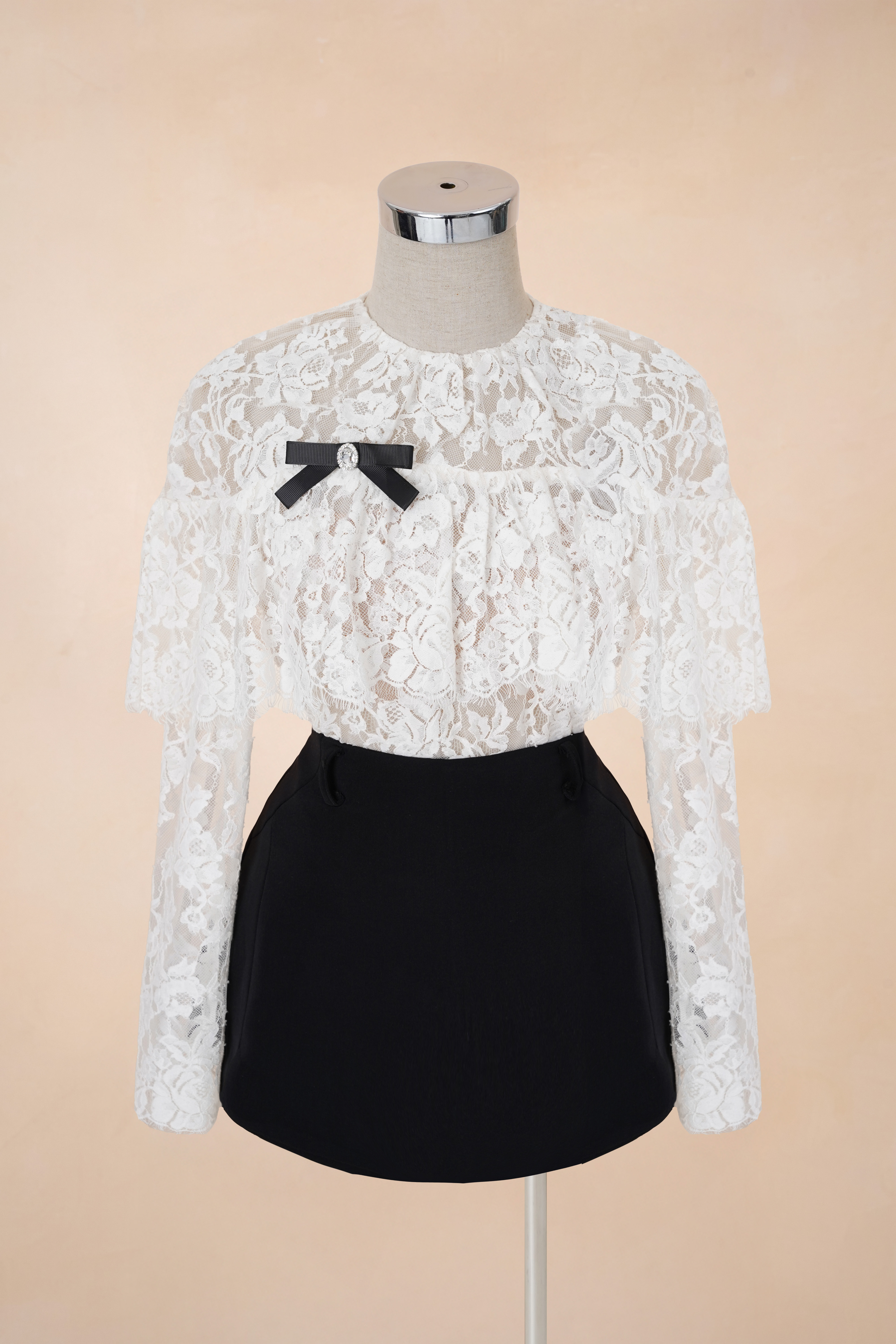 Áo Phối Ren Trùm Vai Tag Nơ