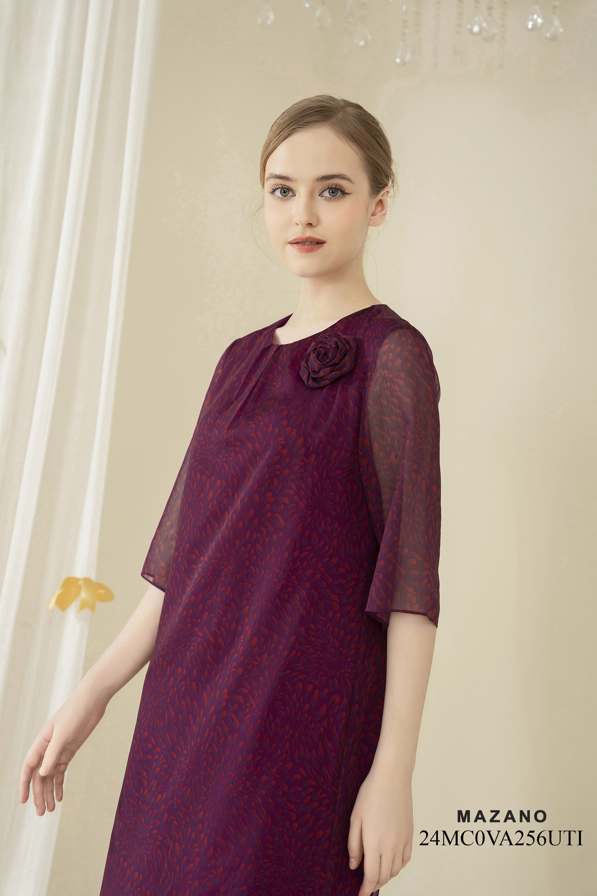 Váy Đầm Suông Vải voan xước Hoạ tiết cách điệu Đính hoa thủ công Cổ tròn Tay lỡ Dài qua gối_thumbnail_3