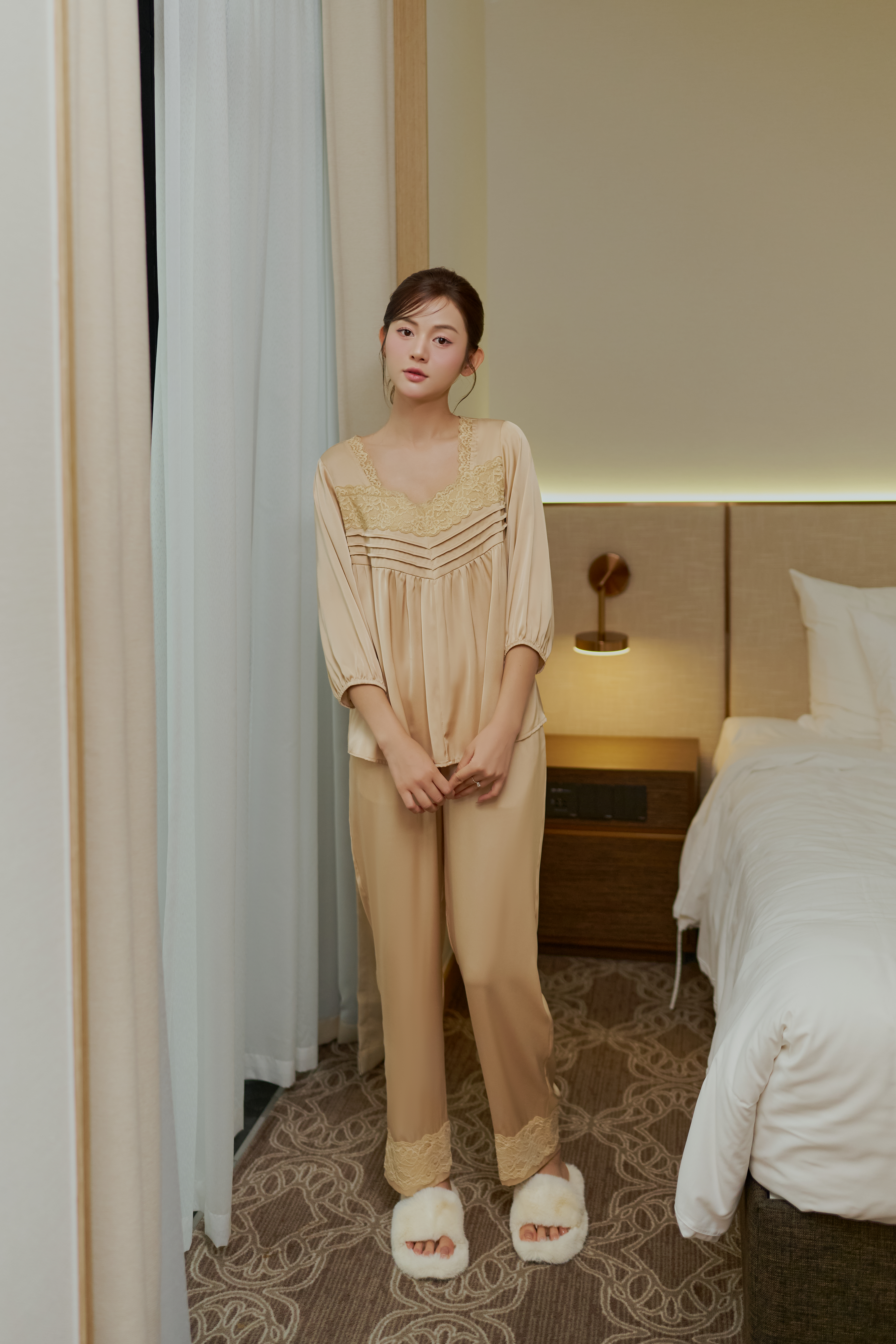 Bộ lụa áo dài tay, quần dài BN586