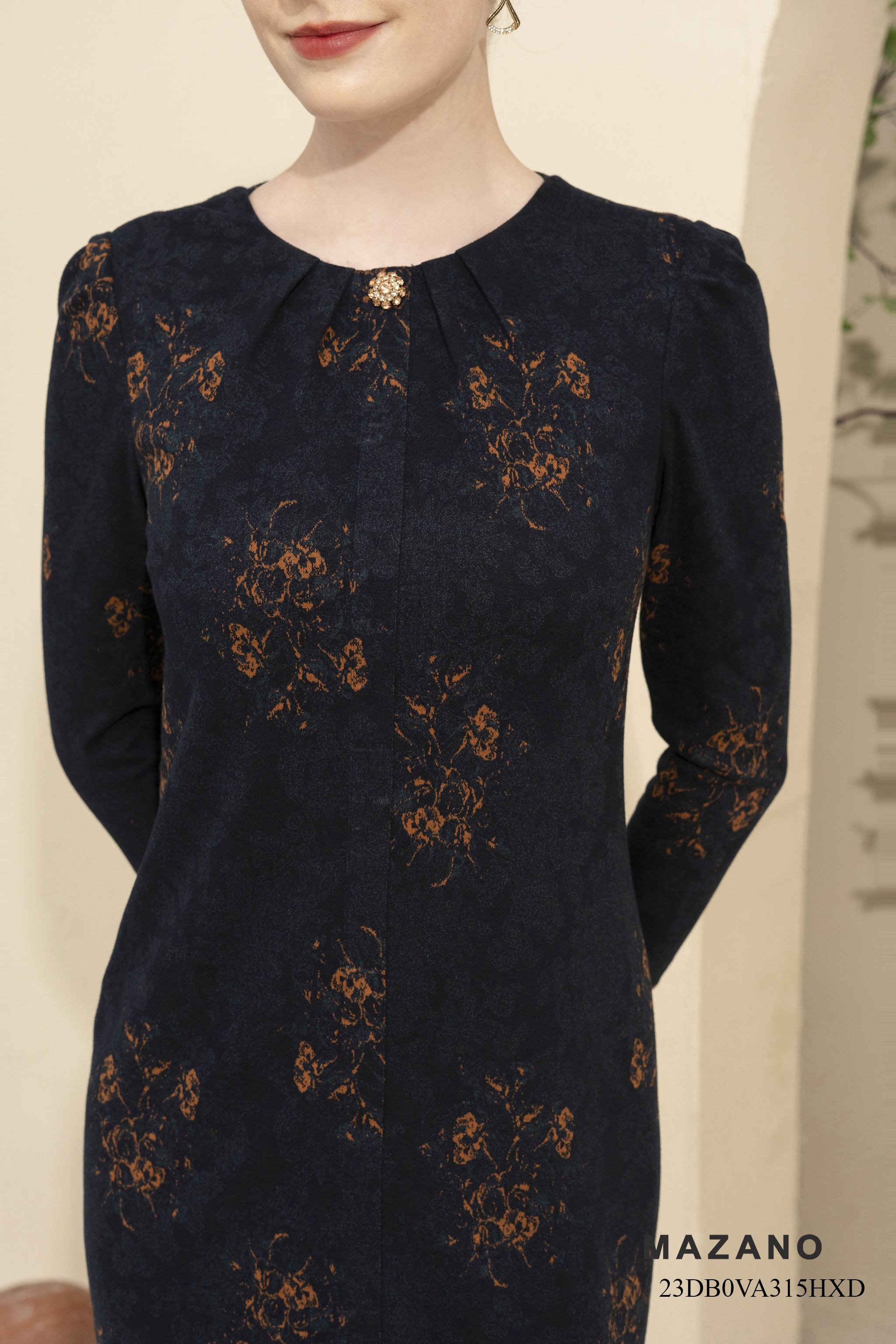 Đầm dạ len cổ tròn, đính cúc đá suông ít_thumbnail_3