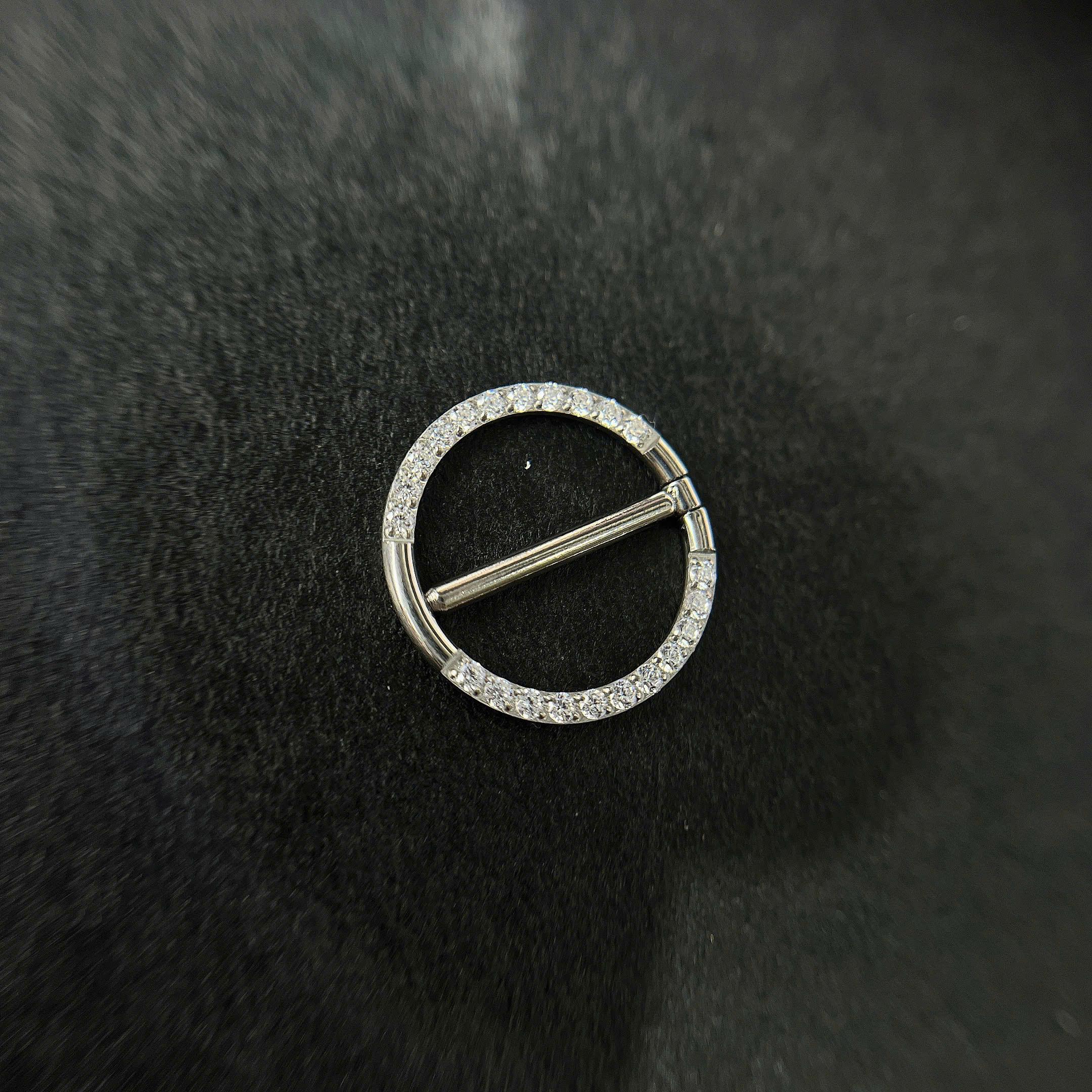 Khuyên ti titan 2 vòng kim cương_thumbnail_2