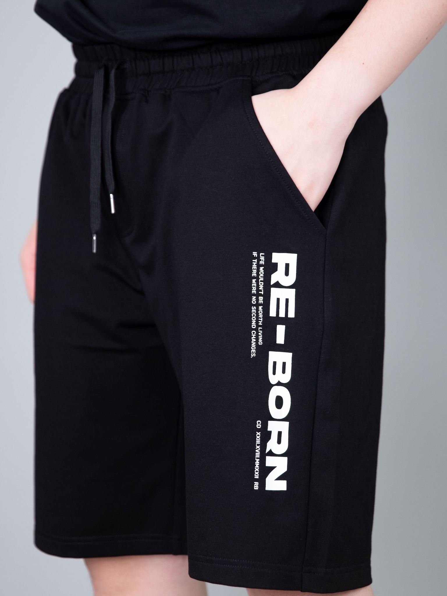 Quần short bé trai màu đen chữ Re-born_thumbnail_3