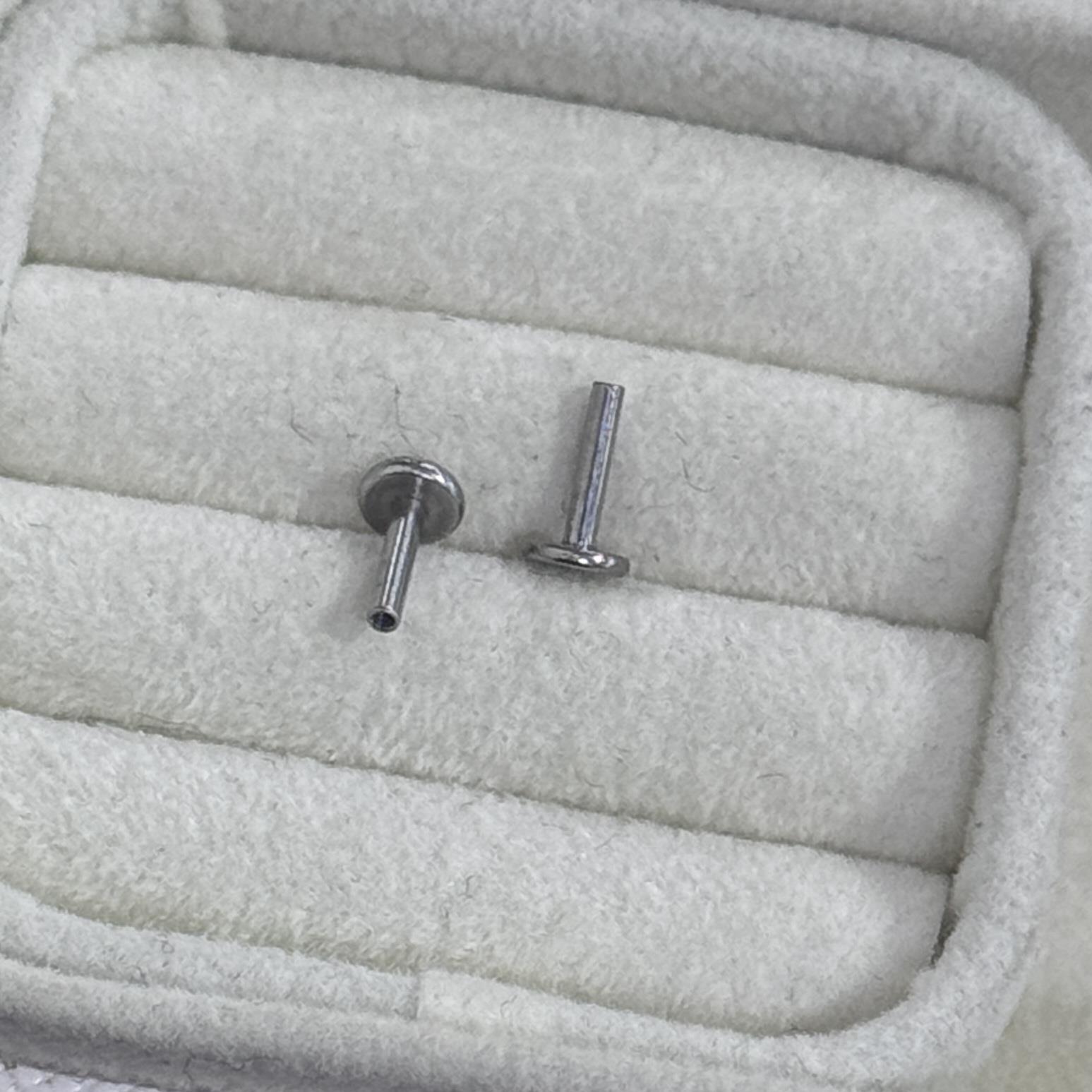 thân khuyên titan đít dẹt ren trong dài 6mm dày 1.2mm_thumbnail_1