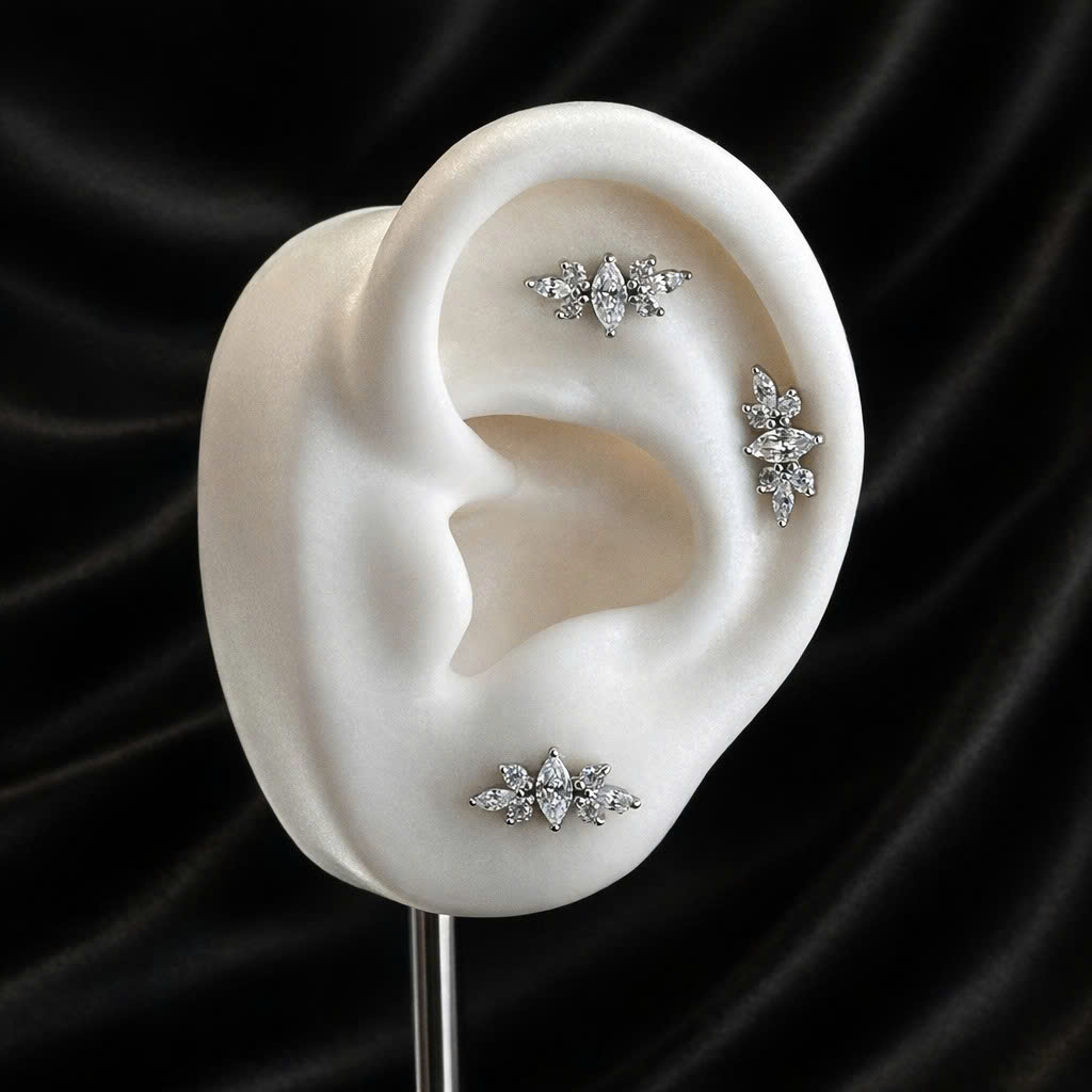 Khuyên kiểu 3 lá kẹp đá giữa dẹt_thumbnail_1