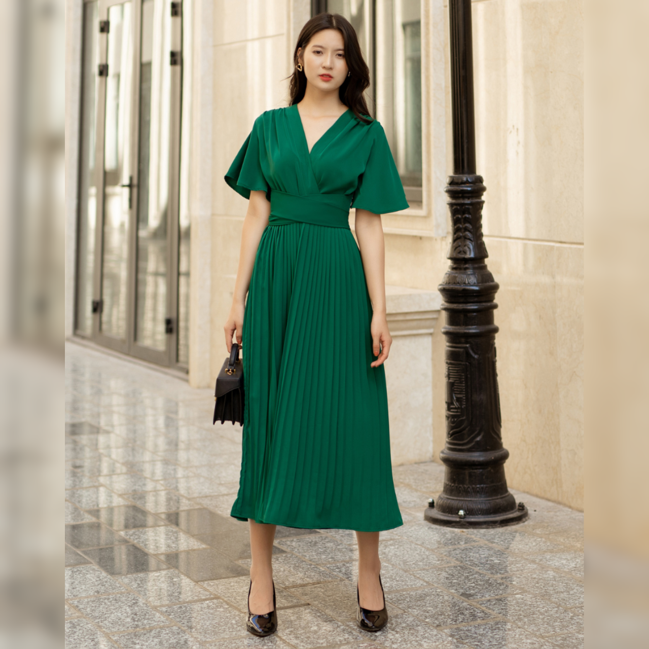 Váy xòe xếp ly cổ V tay cánh tiên_thumbnail_3