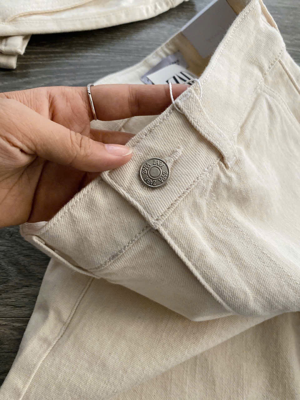 SALE Q965 QUẦN SHORT KEM_thumbnail_16