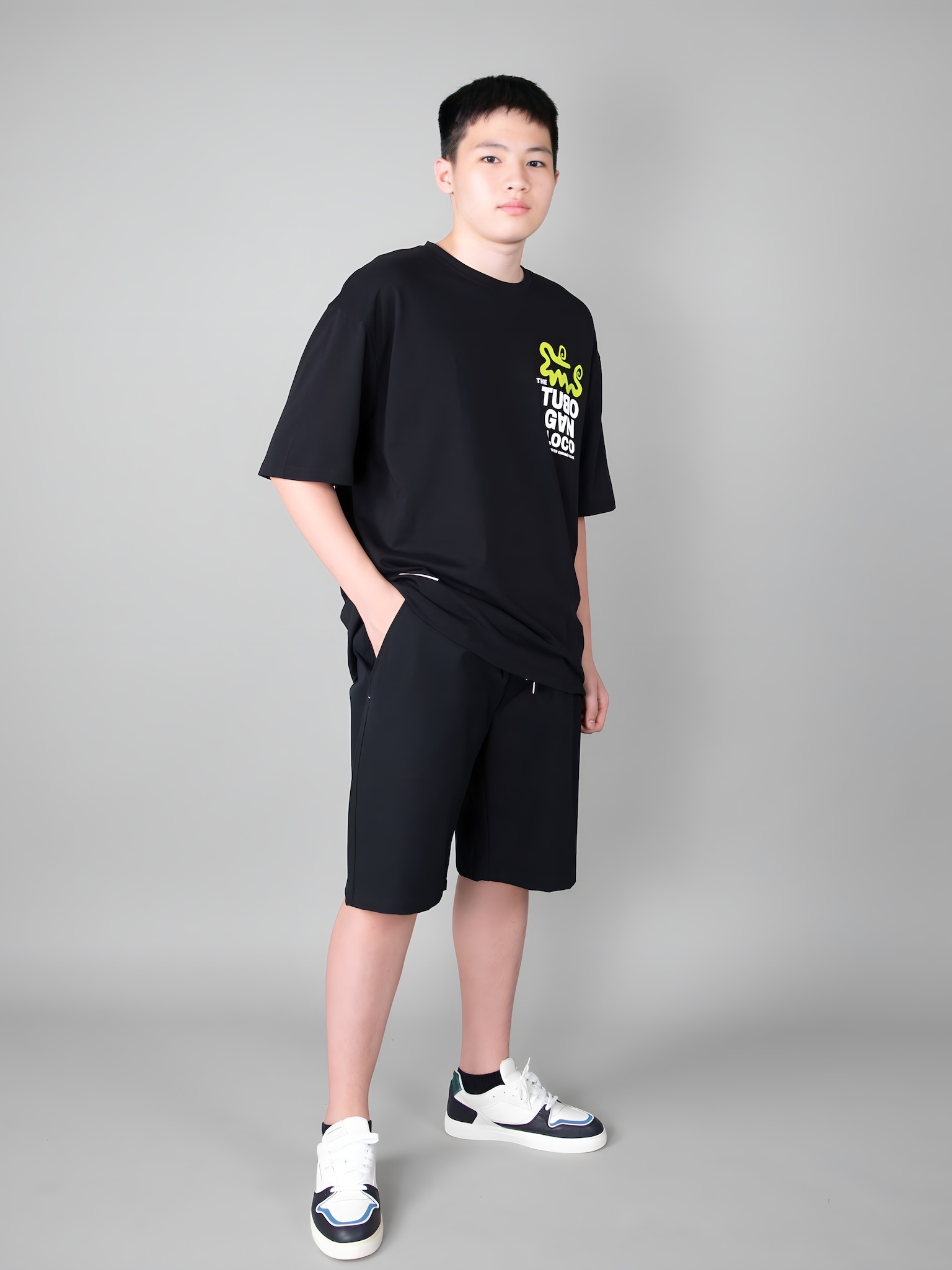 Quần short da cá đen in chữ_thumbnail_4