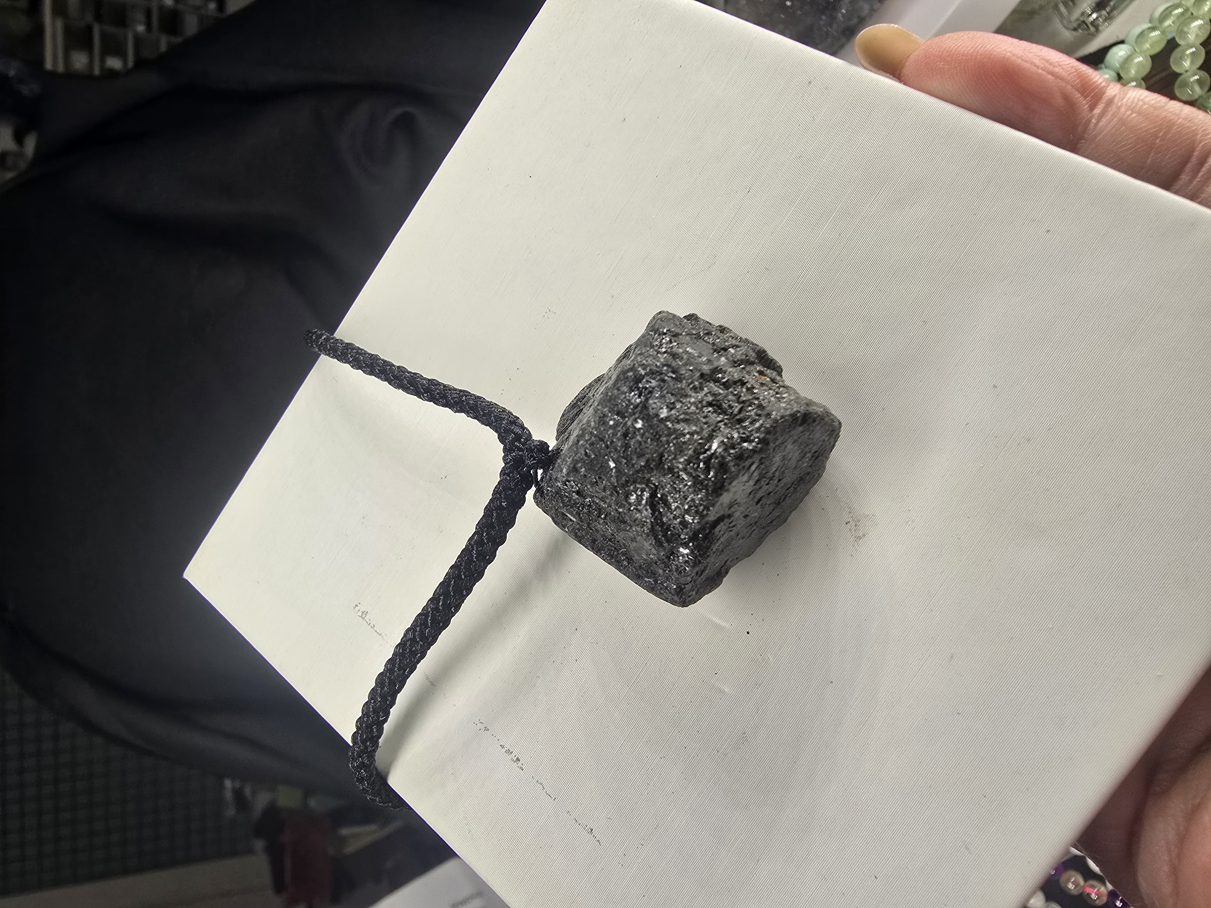 Vòng Cổ Đá Thô Tourmaline Đen