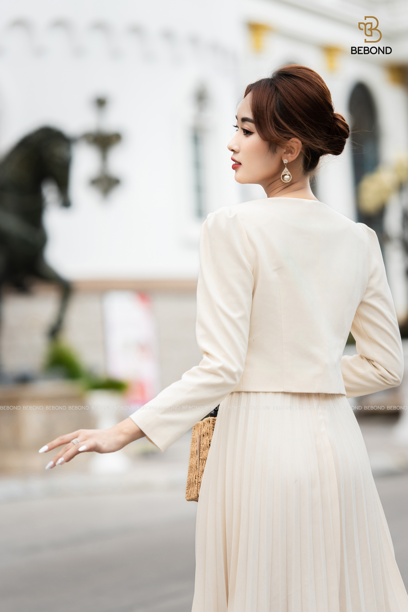 SET VEST ĐÍNH HOA MÀU BE- SHERWIN SET