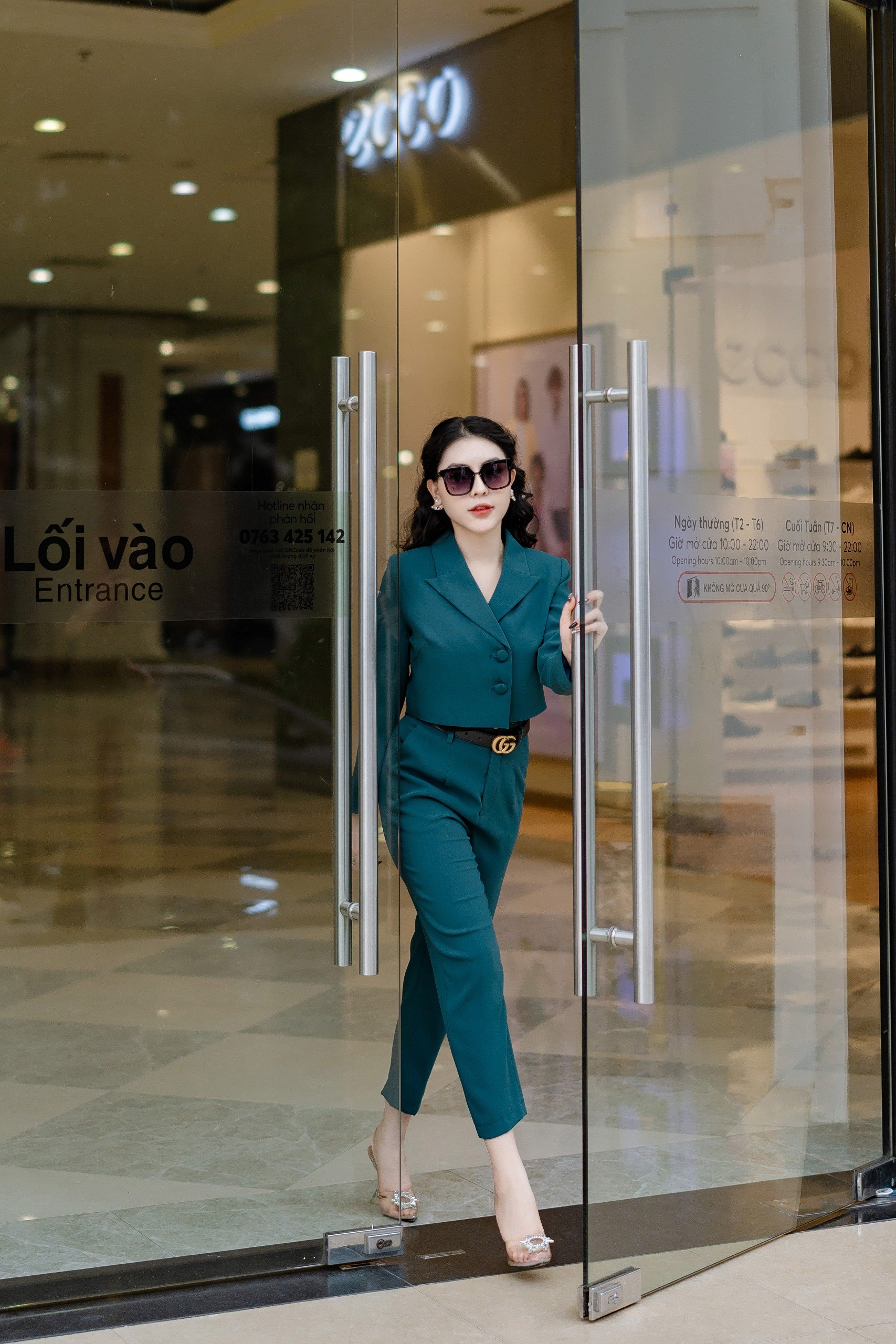 SET VEST CROPTOP MÀU XANH SUSAN