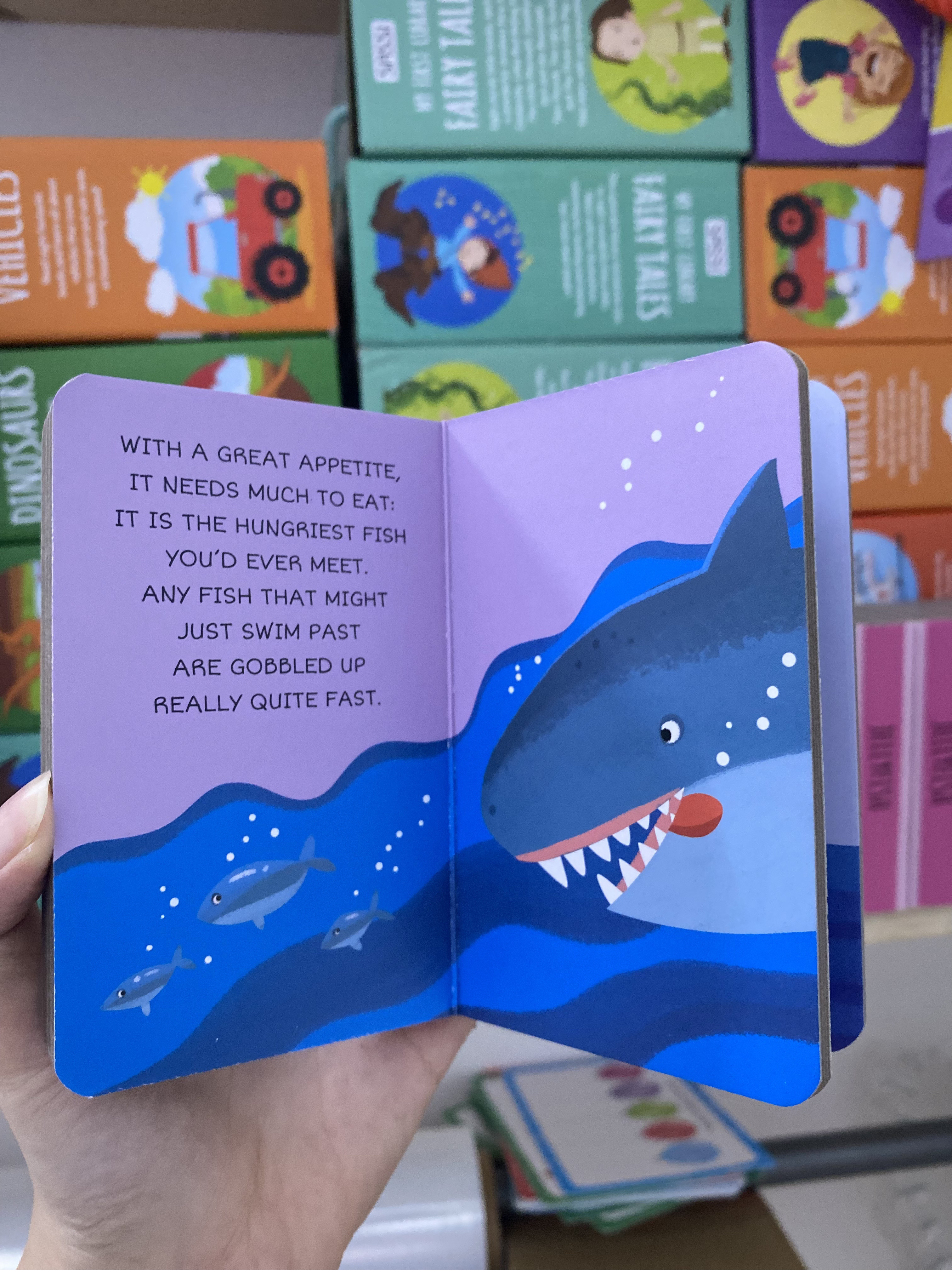 SHARK ( The Sea Library)_thumbnail_3