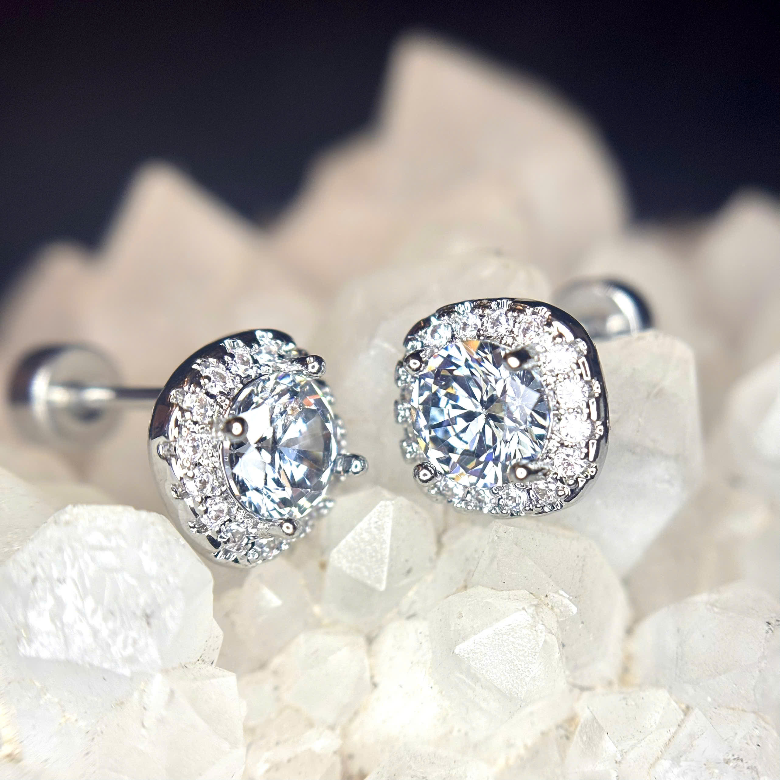 Khuyên kiểu đá xanh hợp kim vuông bi vặn