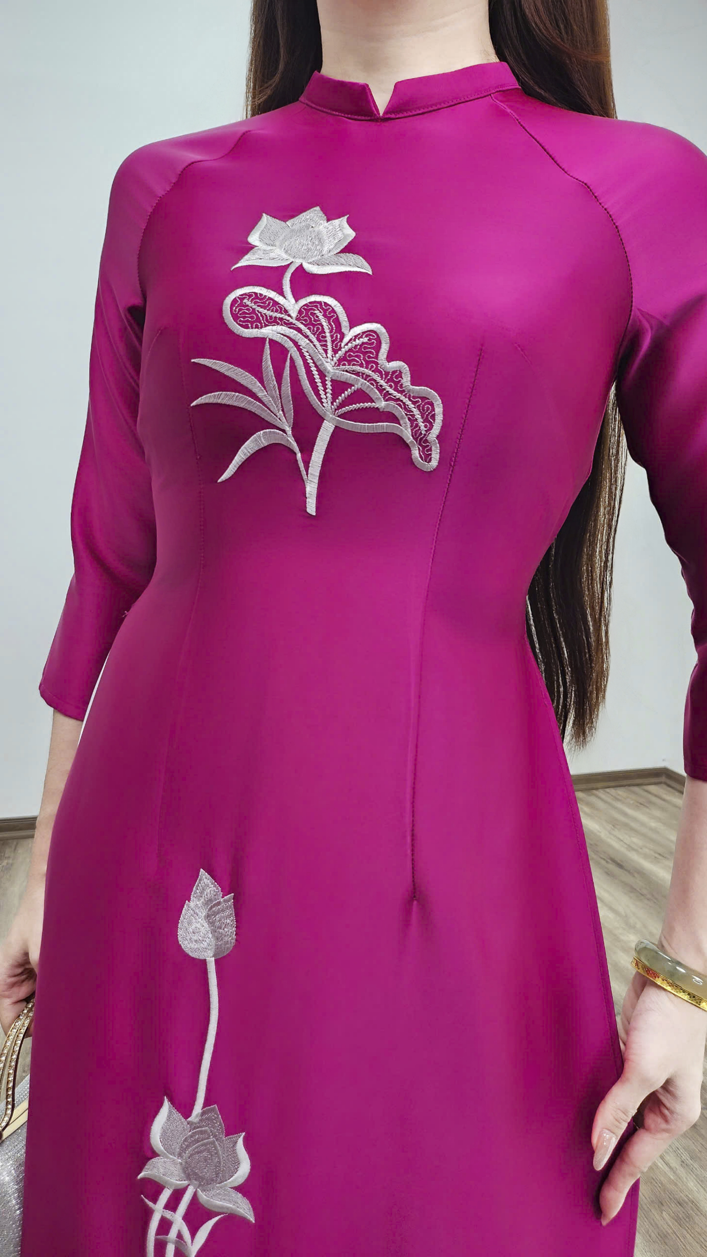 T460 áo dài cổ 2p tay lỡ lụa tô châu hồng xác pháo thêu sen