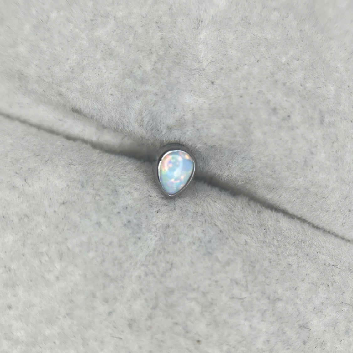 charm cấy titan đá opal trắng xanh giọt nước_thumbnail_1
