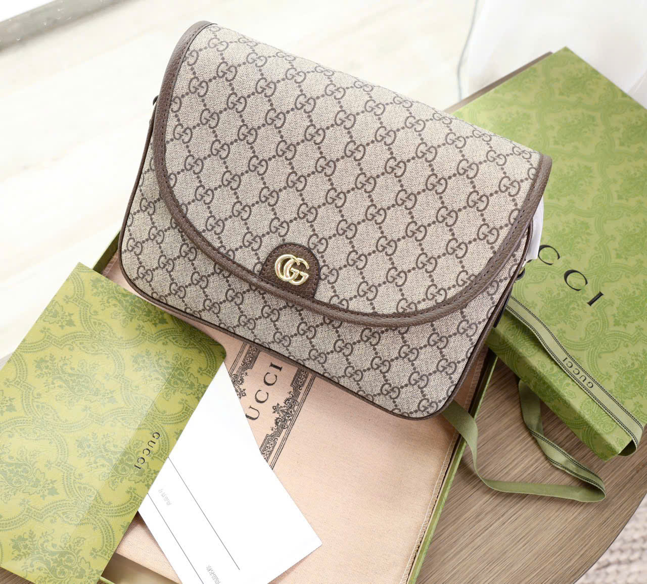 Túi đeo chéo Gucci Messenger Handbag màu be_thumbnail_2