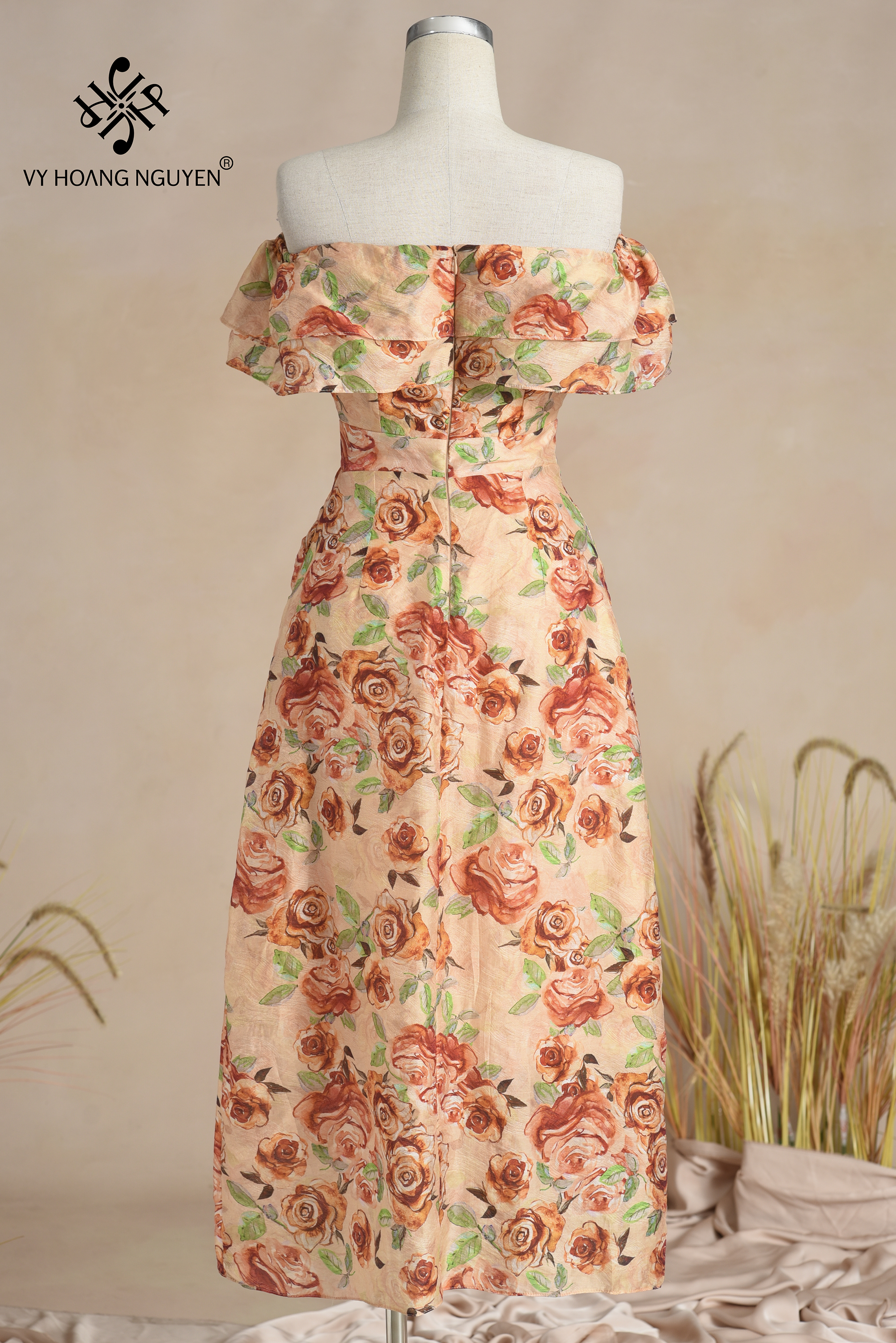 Đầm Trễ Vai Tơ Hoa Ngực Nhúm Eo_thumbnail_5