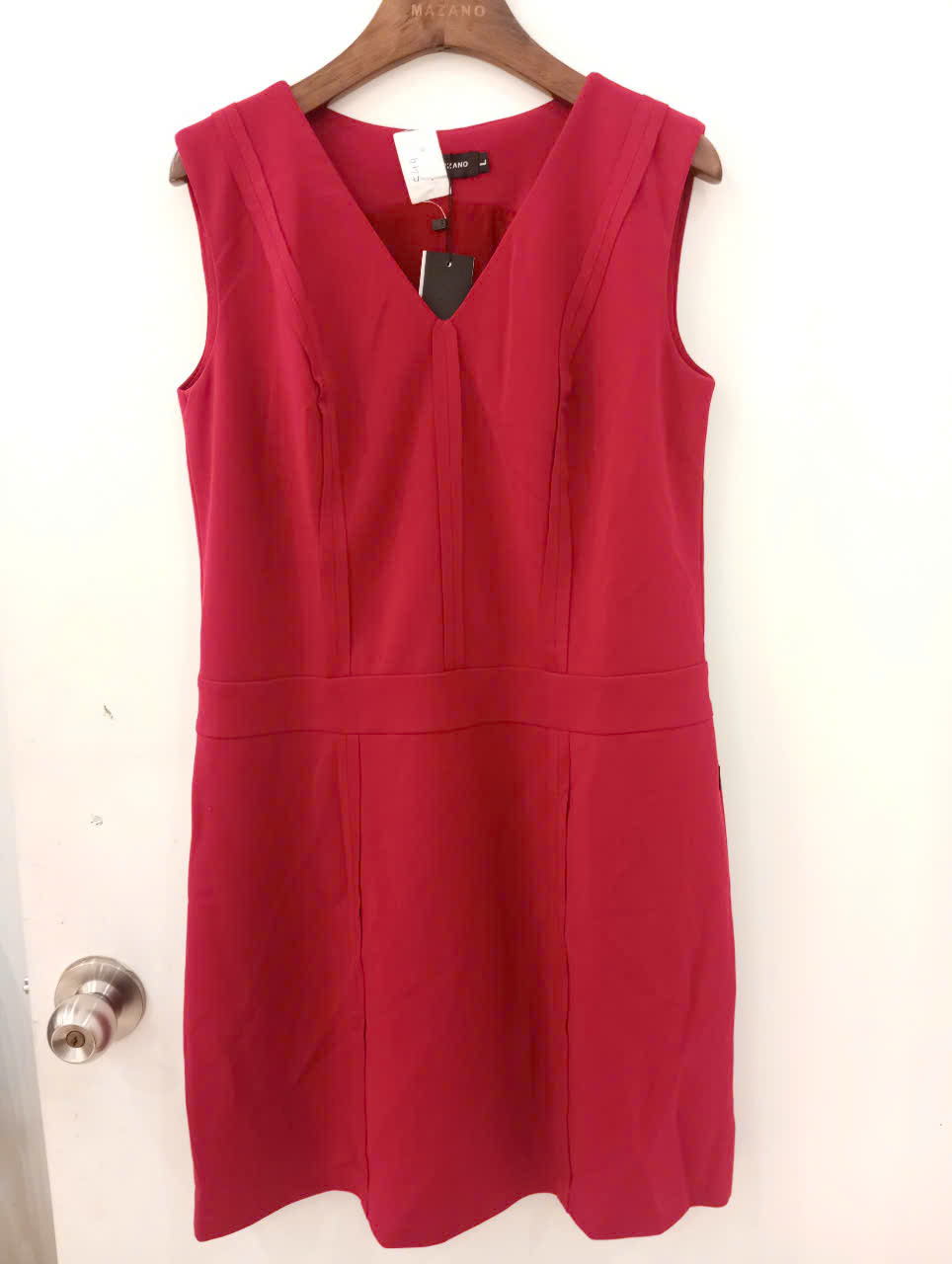 Đầm sát tay màu đỏ