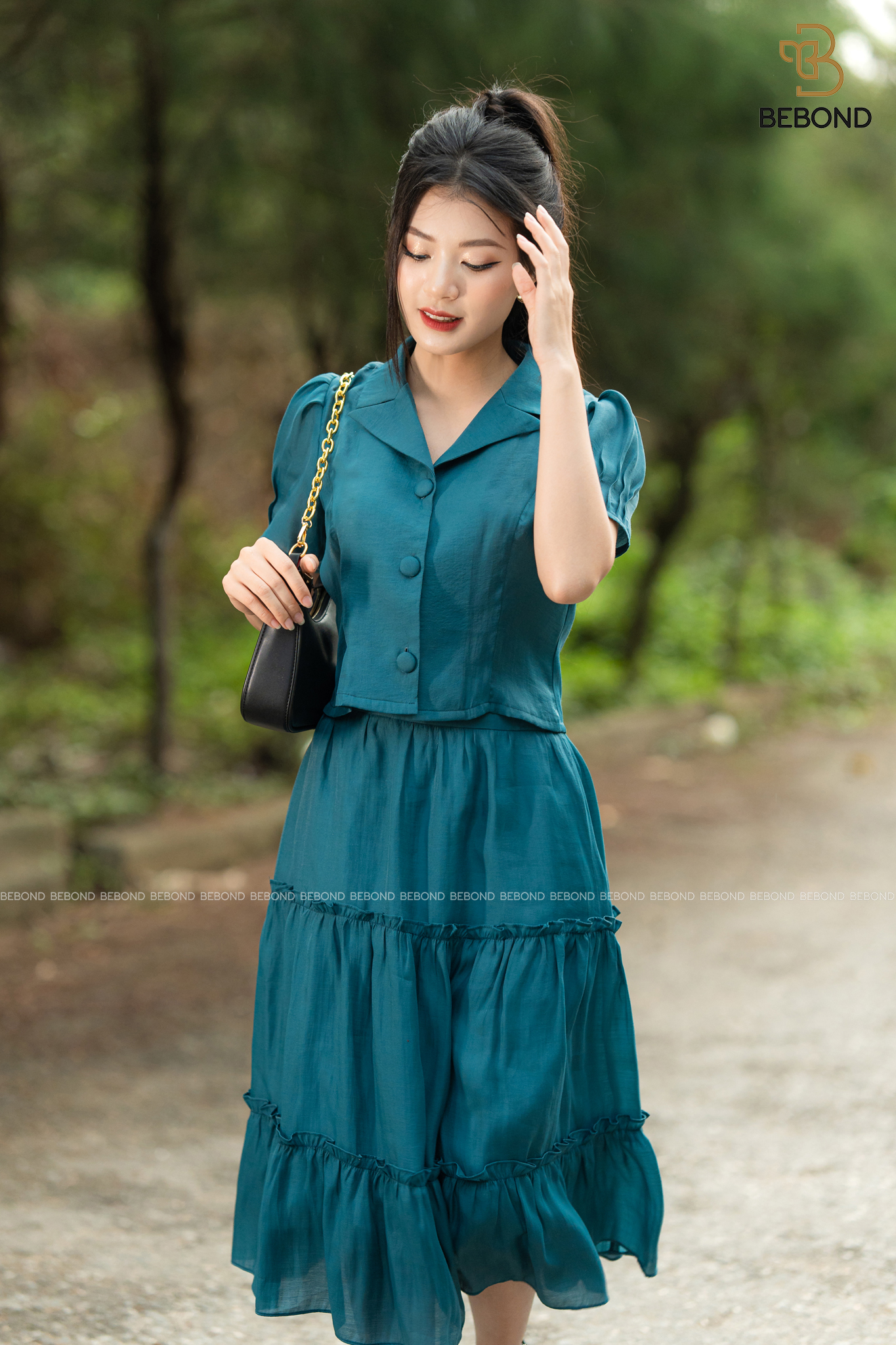 SET BỘ ÁO KÝ GIẢ CHÂN VÁY XÒE MÀU XANH LADONNA