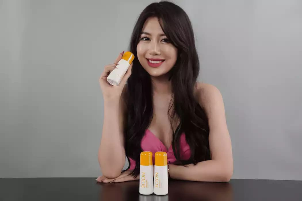 Lăn khử mùi sáng da Scion Brightening Roll On_thumbnail_16