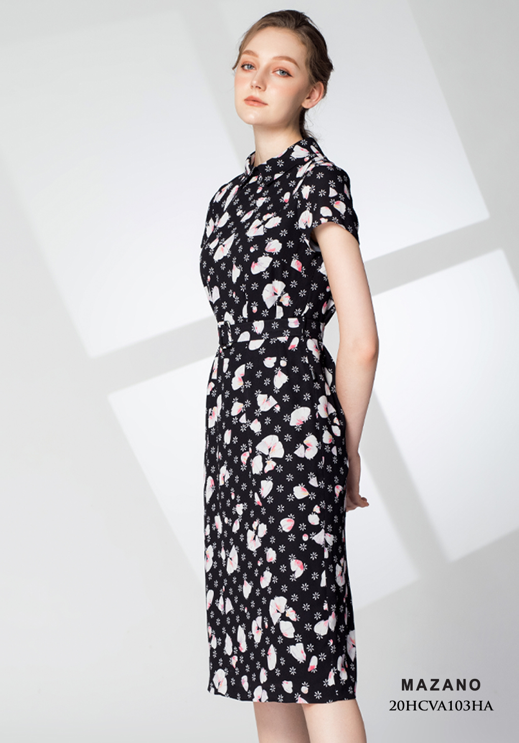 Đầm suông đen thắt đai cổ cao cơ bản_thumbnail_1