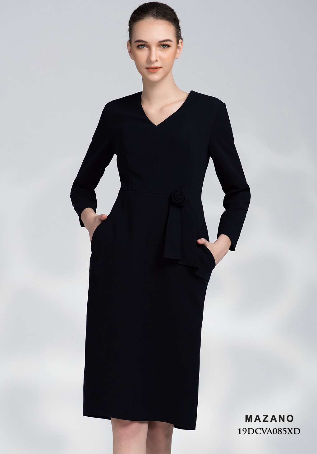 Đầm xanh cổ tim peplum đính hoa