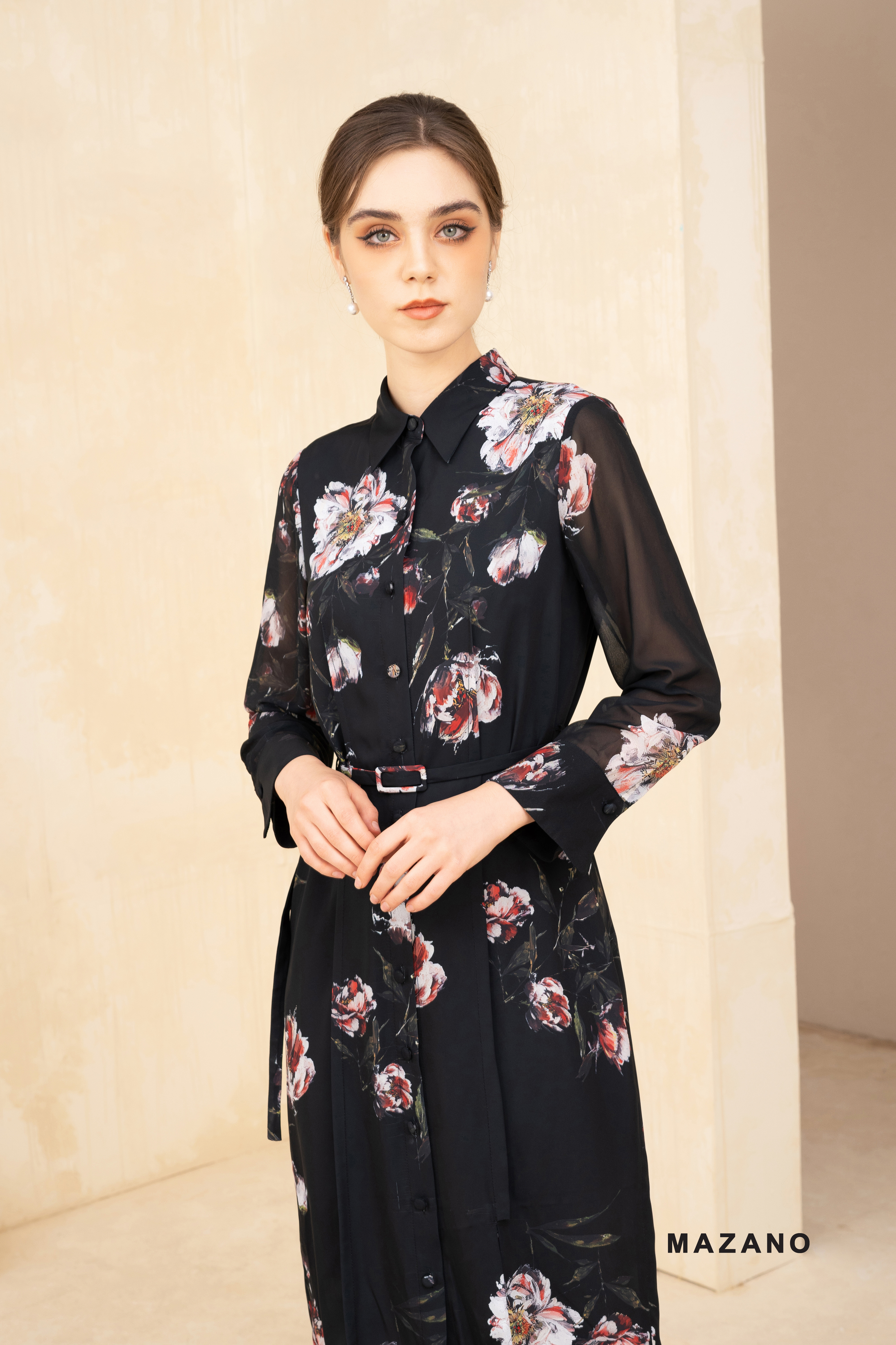 Đầm đen sơ mi suông, họa tiết hoa mẫu đơn_thumbnail_2